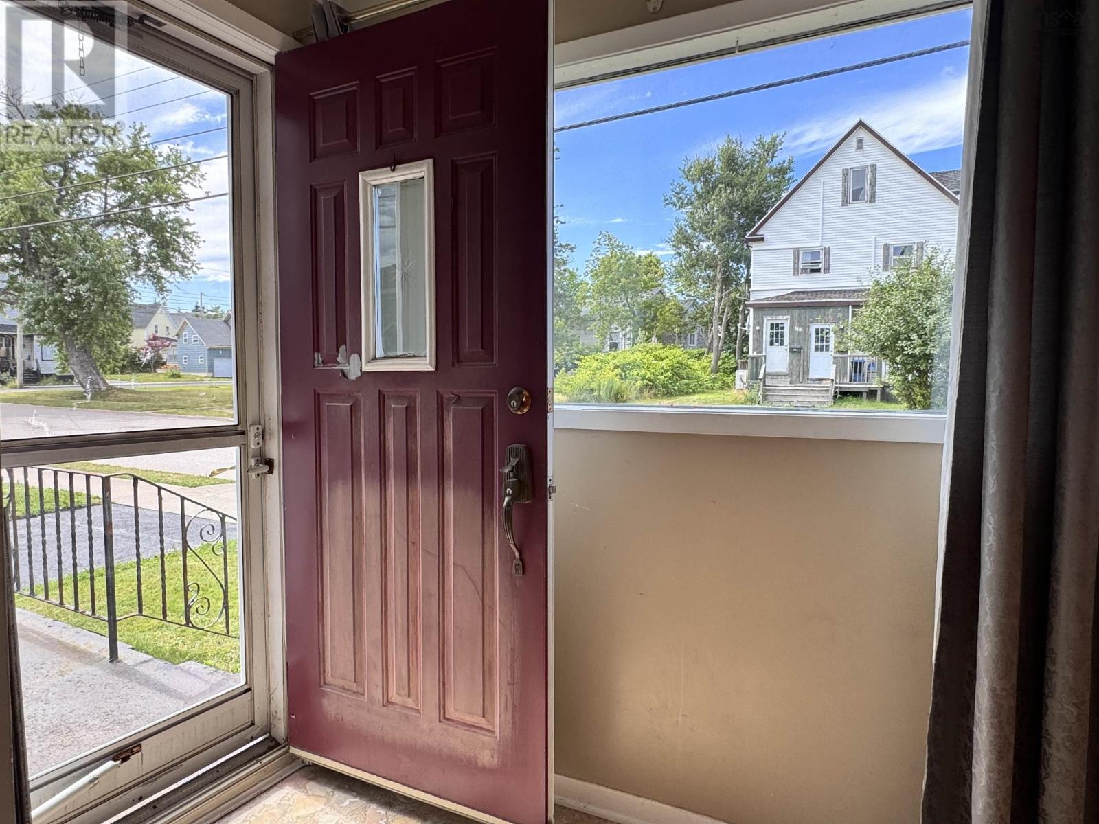 319 York Street, Glace Bay, Nova Scotia  B1A 2M6 - Photo 3 - 202519519