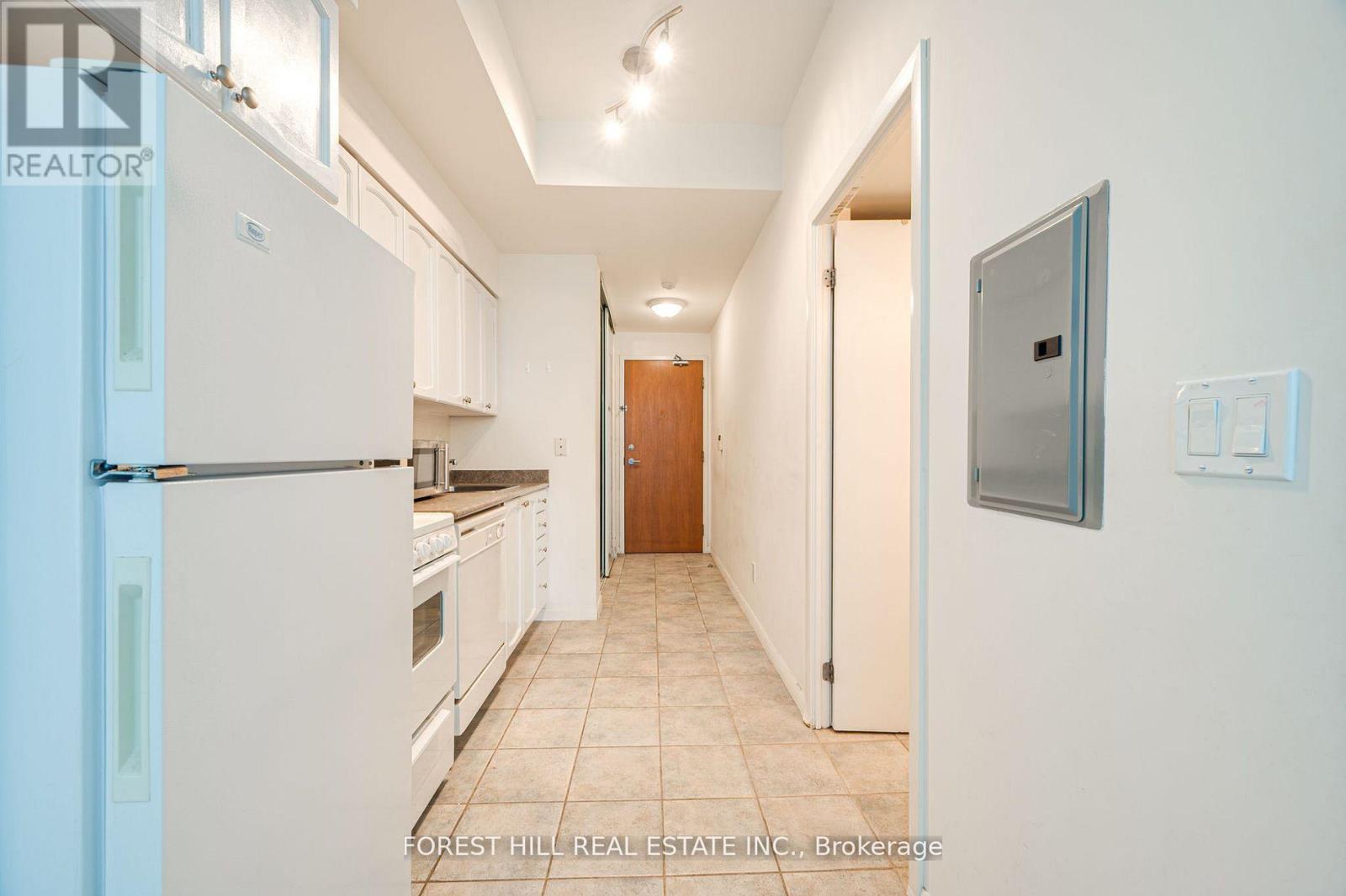 2107 - 219 Fort York Boulevard, Toronto, Ontario  M5V 1B1 - Photo 4 - C12324284