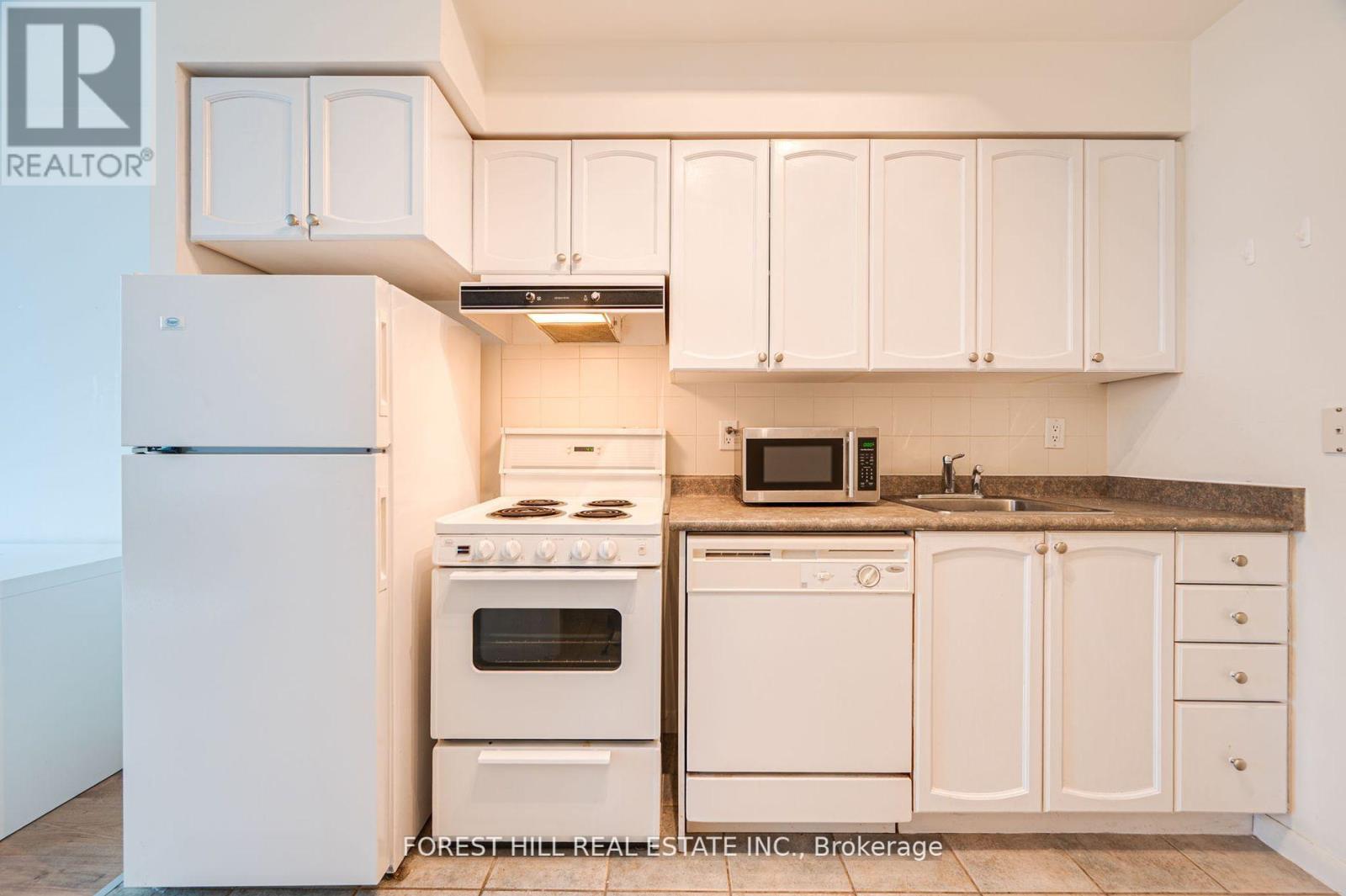 2107 - 219 Fort York Boulevard, Toronto, Ontario  M5V 1B1 - Photo 3 - C12324284