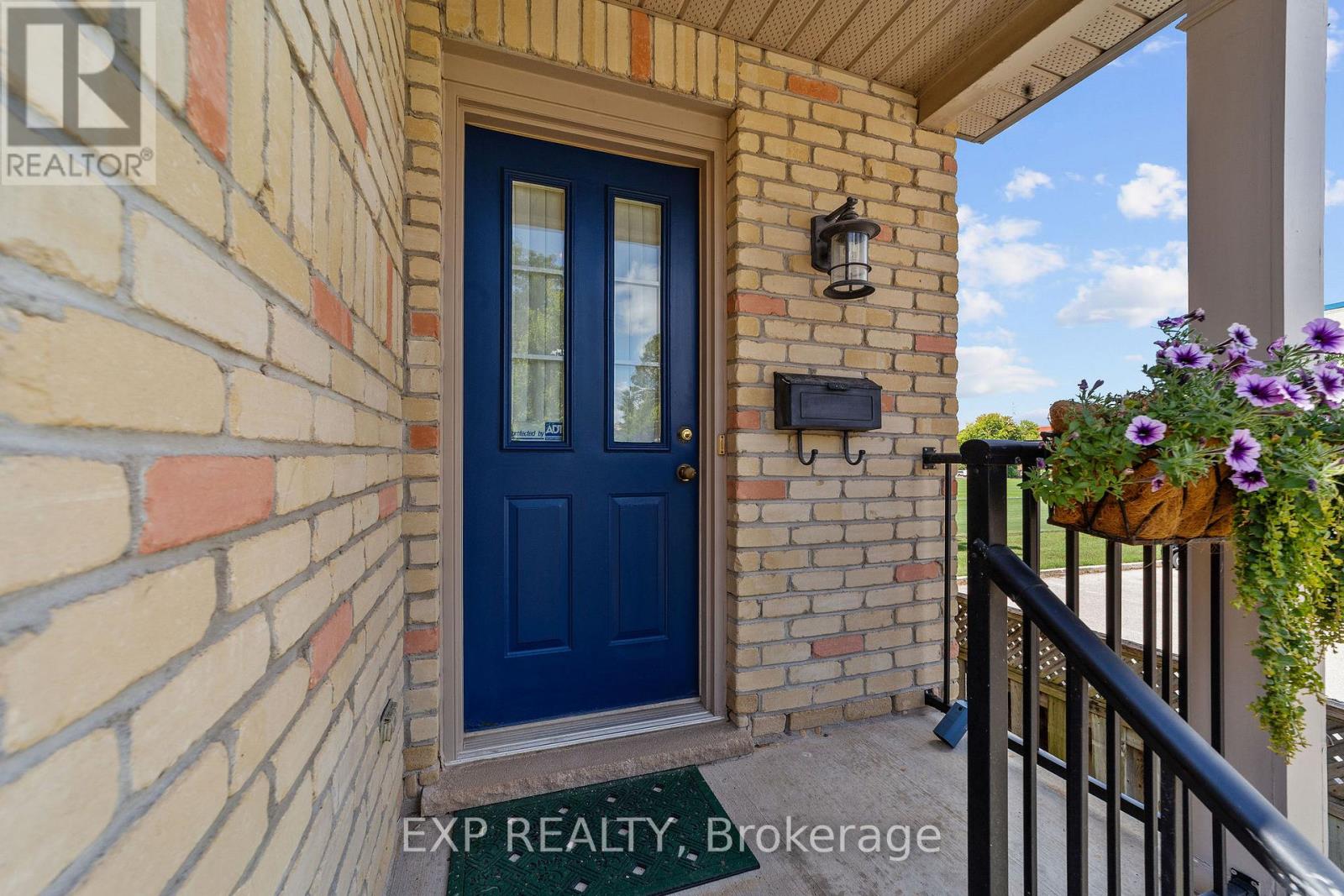 11 - 609 Colborne Street, London East, Ontario  N6B 2V3 - Photo 5 - X12376257