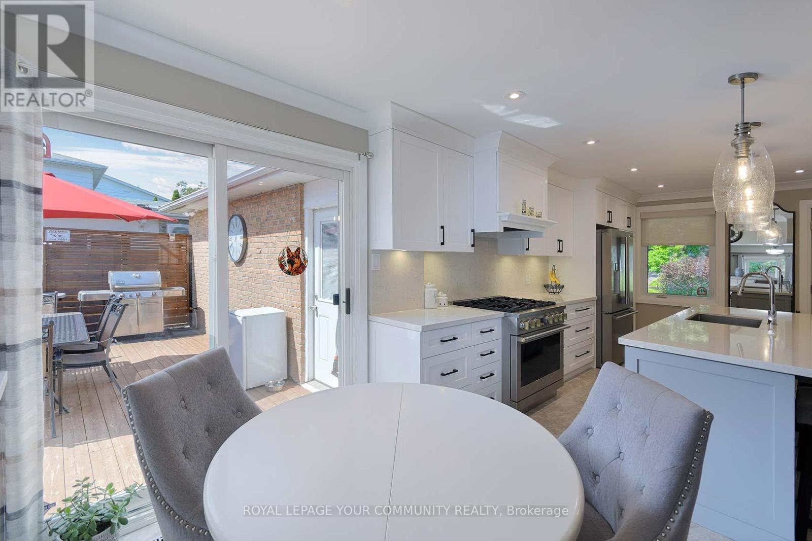 35 John Dexter Place, Markham (Sherwood-Amberglen), Ontario  L3P 3G2 - Photo 10 - N12376202