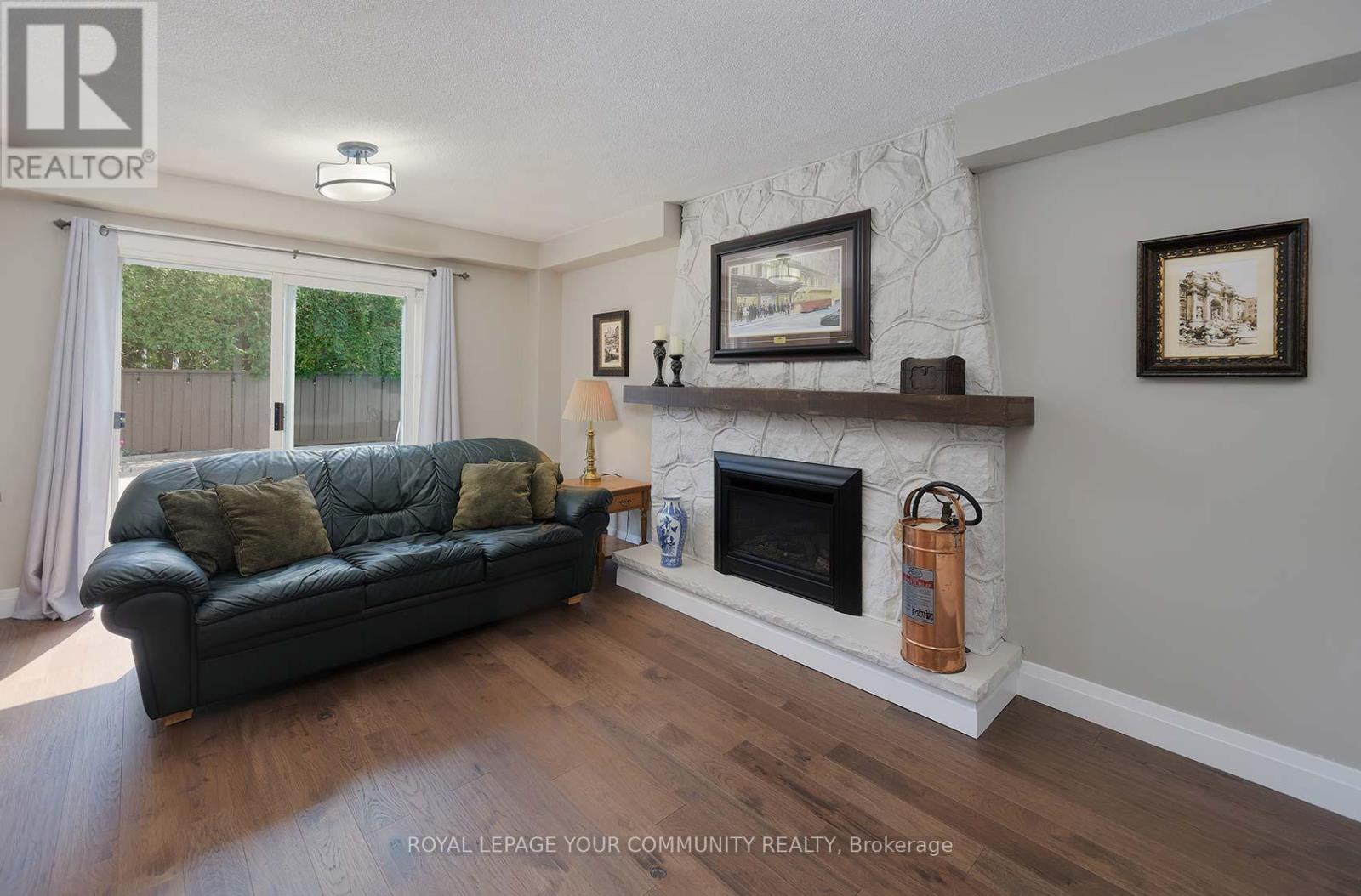 35 John Dexter Place, Markham (Sherwood-Amberglen), Ontario  L3P 3G2 - Photo 12 - N12376202