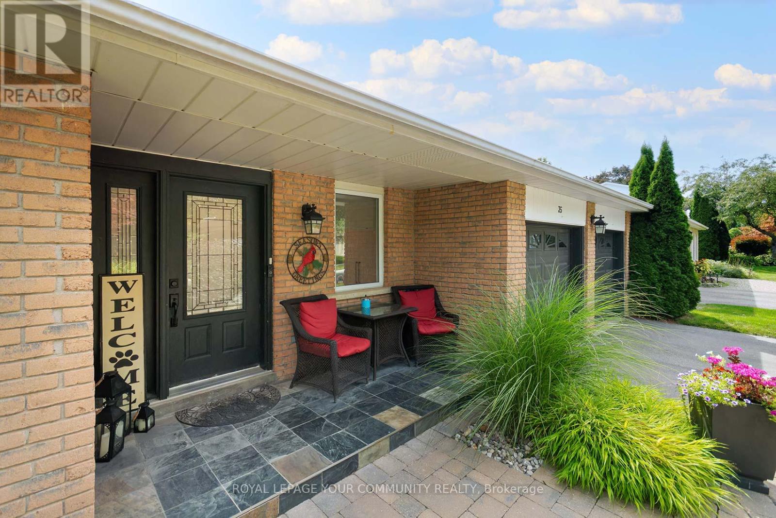 35 John Dexter Place, Markham (Sherwood-Amberglen), Ontario  L3P 3G2 - Photo 3 - N12376202