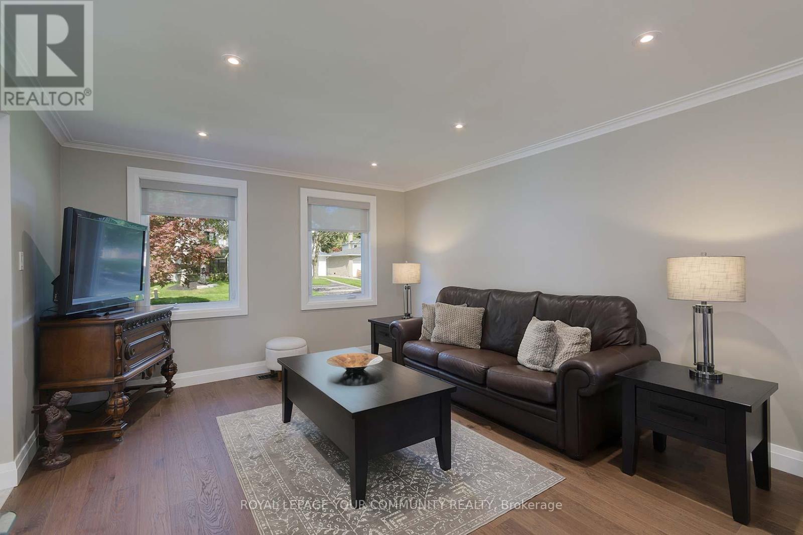 35 John Dexter Place, Markham (Sherwood-Amberglen), Ontario  L3P 3G2 - Photo 5 - N12376202