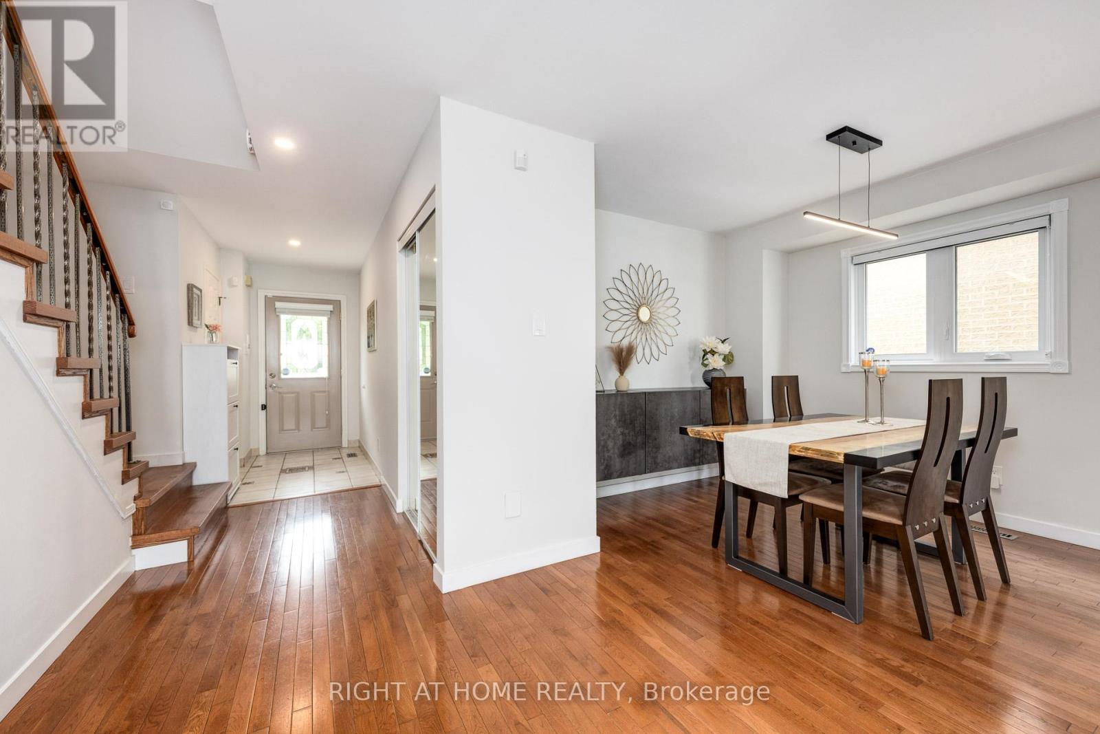 88 Sunshine Drive, Richmond Hill (Observatory), Ontario  L4C 8H2 - Photo 10 - N12376204