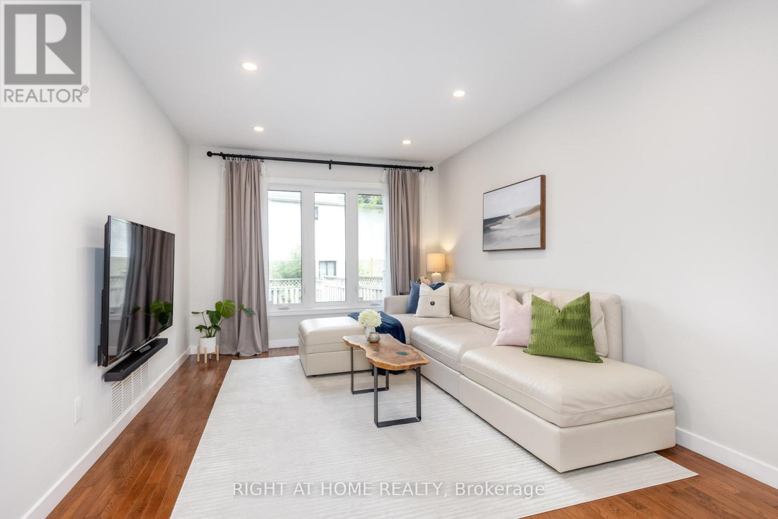 88 Sunshine Drive, Richmond Hill (Observatory), Ontario  L4C 8H2 - Photo 13 - N12376204