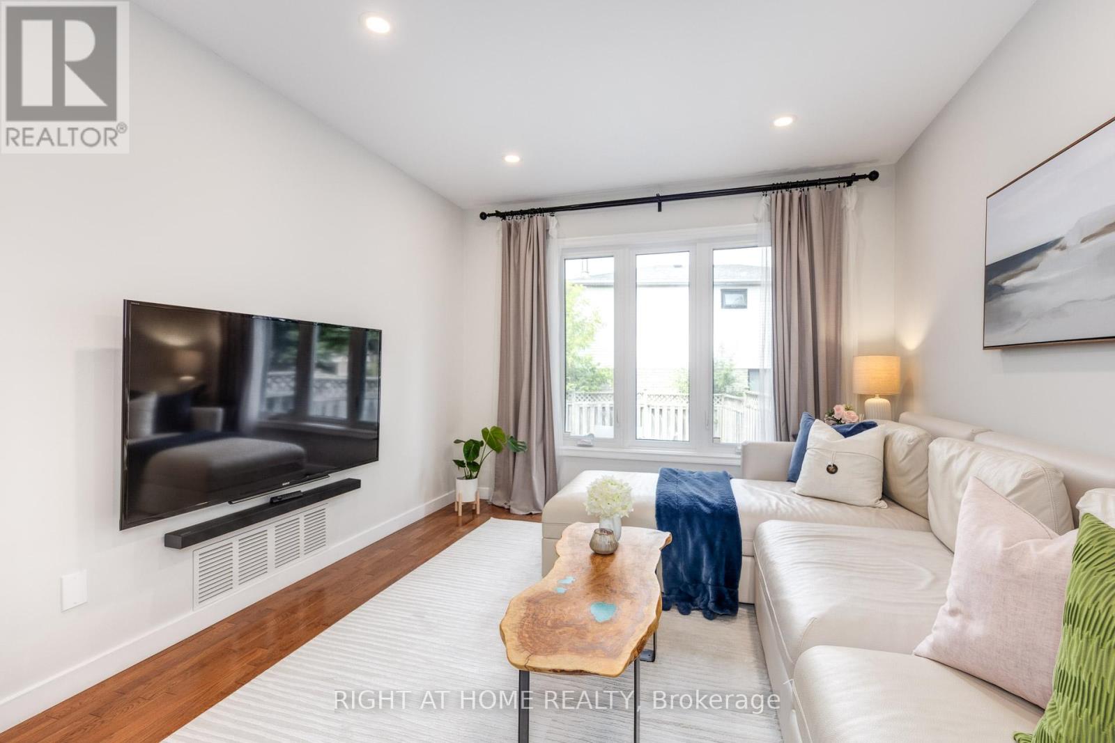 88 Sunshine Drive, Richmond Hill (Observatory), Ontario  L4C 8H2 - Photo 14 - N12376204