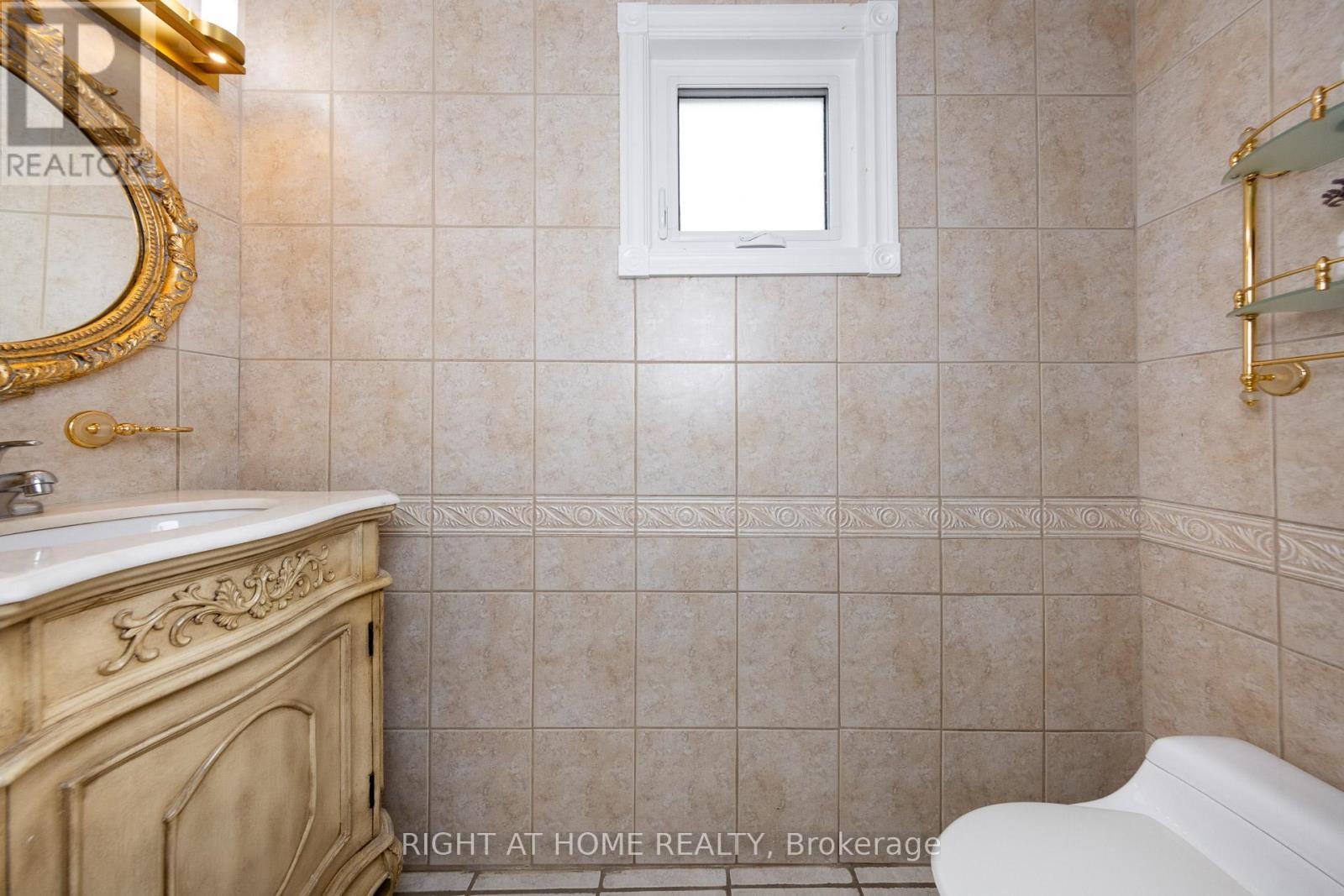 88 Sunshine Drive, Richmond Hill (Observatory), Ontario  L4C 8H2 - Photo 21 - N12376204