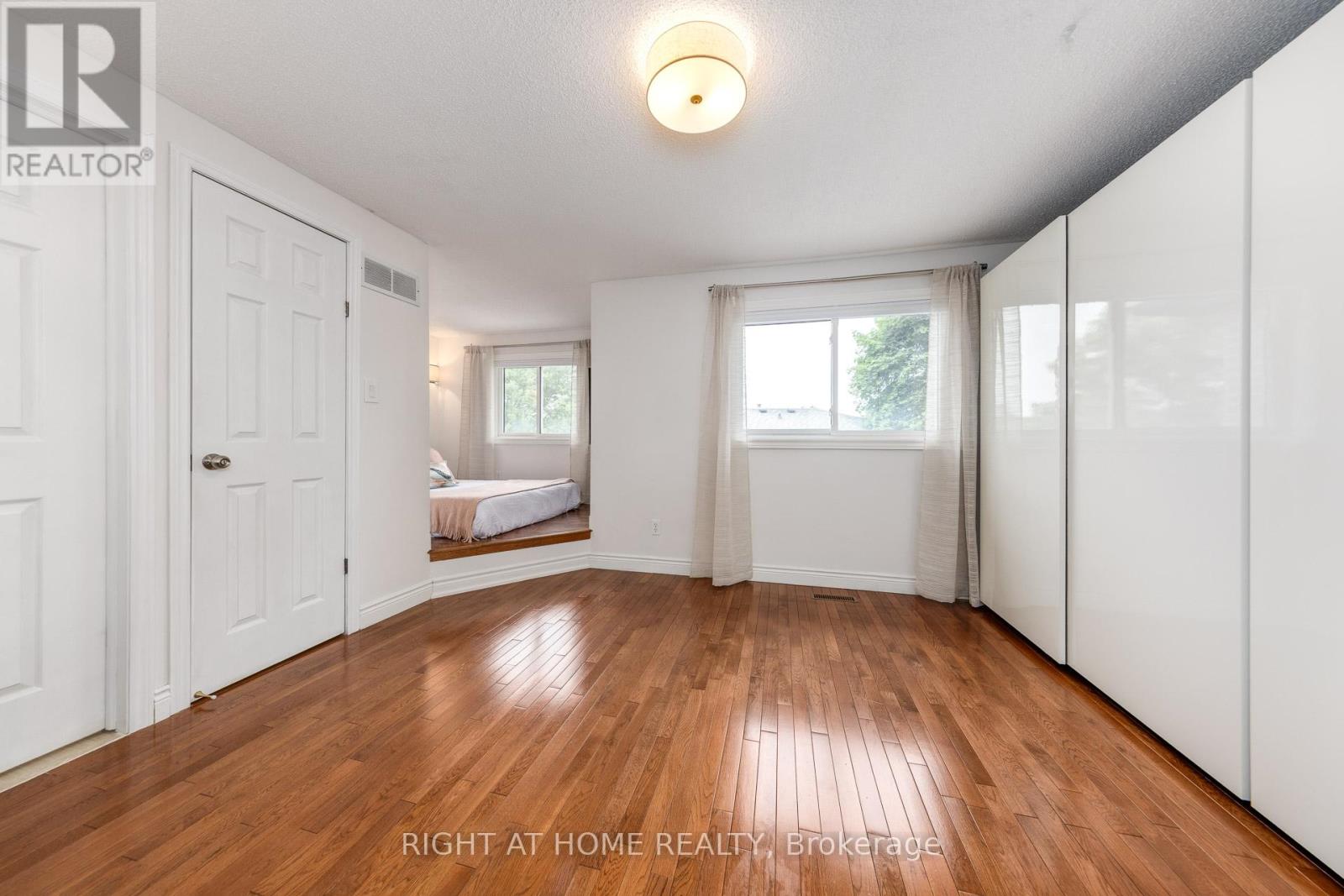 88 Sunshine Drive, Richmond Hill (Observatory), Ontario  L4C 8H2 - Photo 25 - N12376204