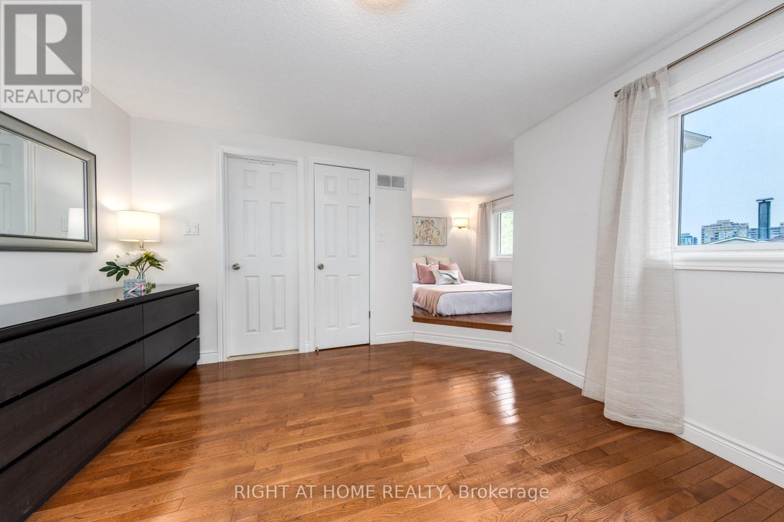 88 Sunshine Drive, Richmond Hill (Observatory), Ontario  L4C 8H2 - Photo 26 - N12376204