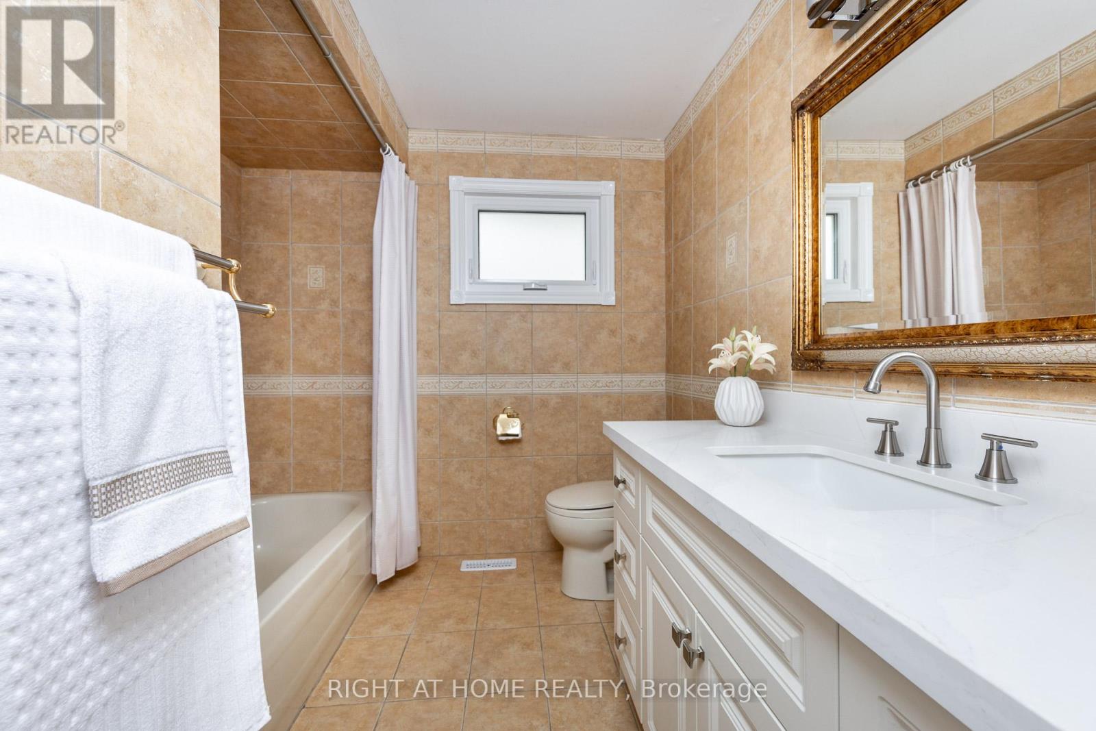 88 Sunshine Drive, Richmond Hill (Observatory), Ontario  L4C 8H2 - Photo 31 - N12376204