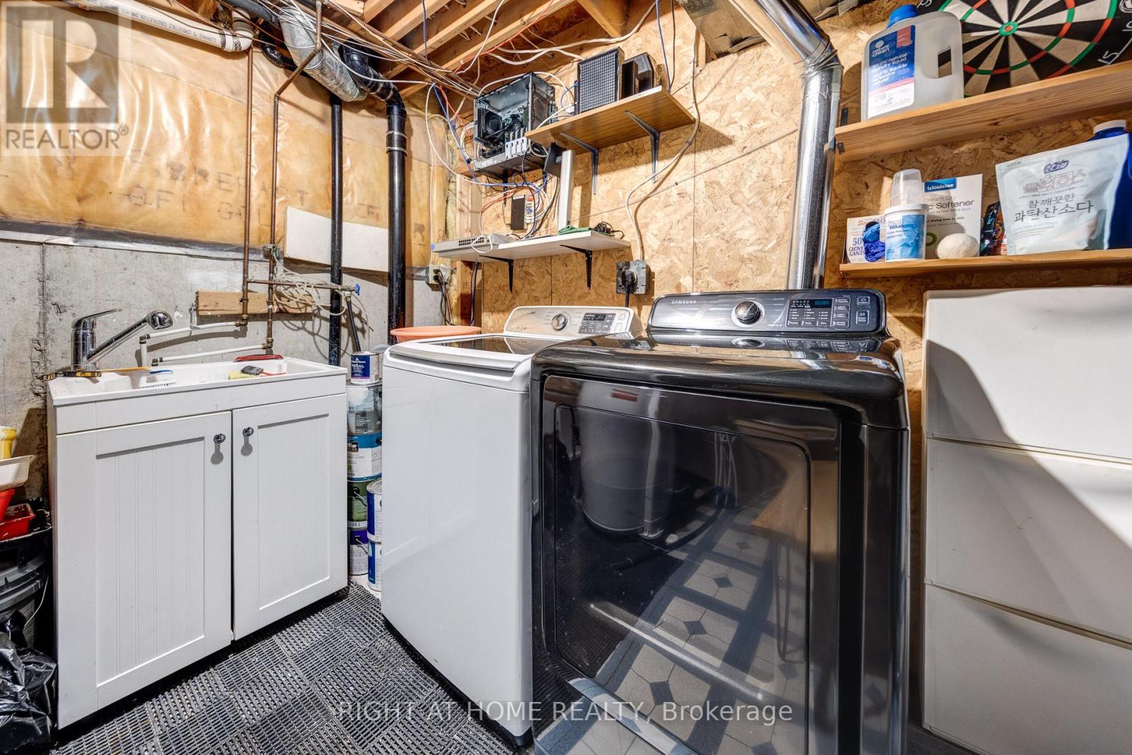 88 Sunshine Drive, Richmond Hill (Observatory), Ontario  L4C 8H2 - Photo 39 - N12376204