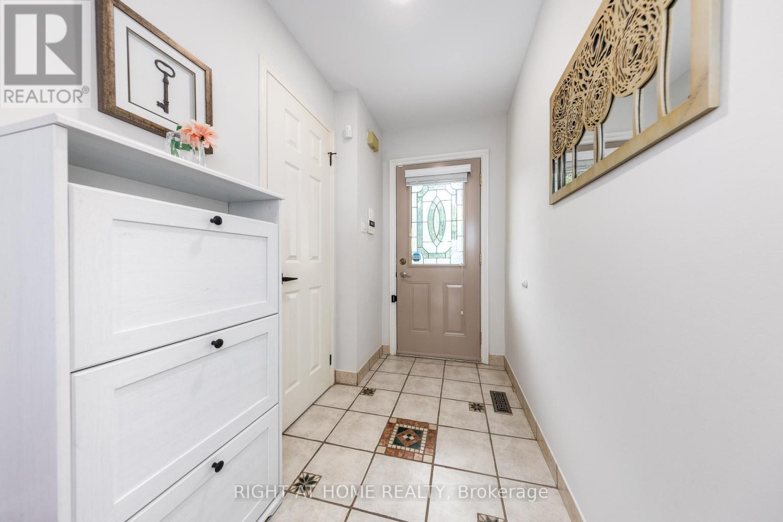 88 Sunshine Drive, Richmond Hill (Observatory), Ontario  L4C 8H2 - Photo 8 - N12376204