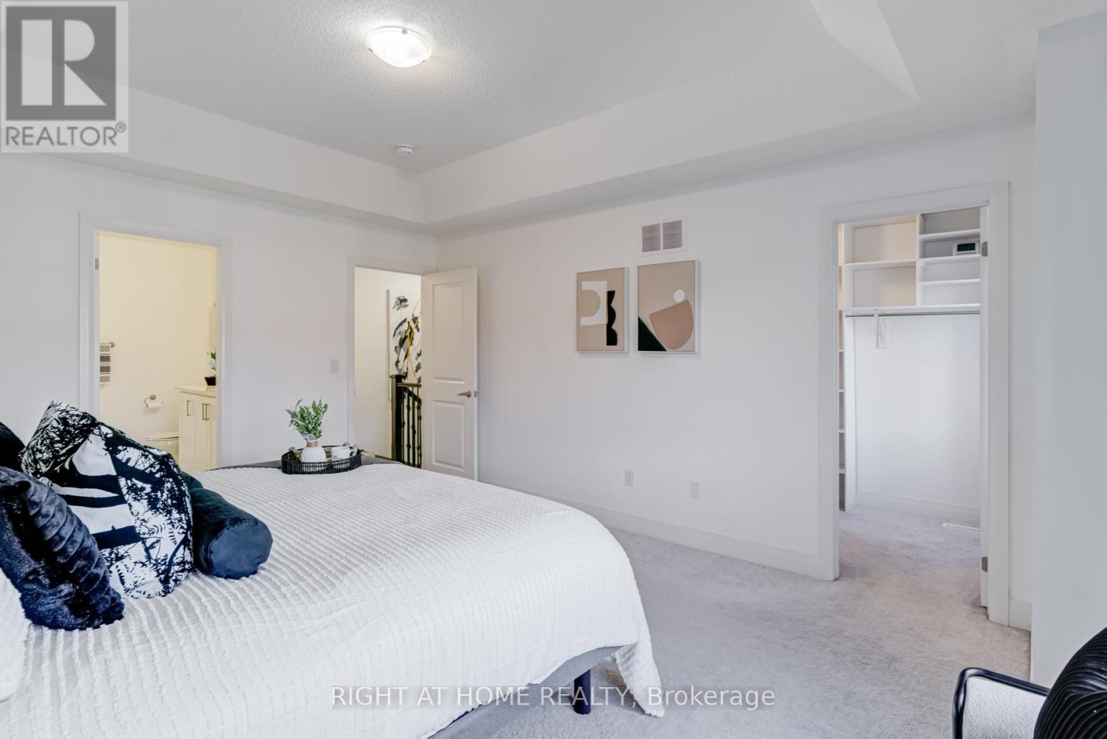 310 Silk Twist Drive, East Gwillimbury, Ontario  L9N 0V4 - Photo 19 - N12376212