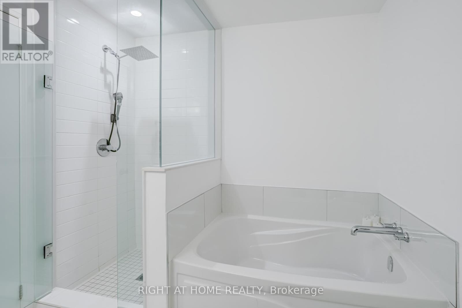 310 Silk Twist Drive, East Gwillimbury, Ontario  L9N 0V4 - Photo 21 - N12376212