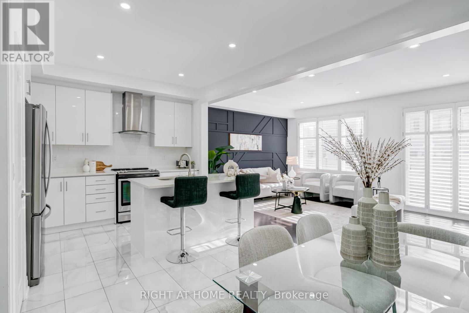 310 Silk Twist Drive, East Gwillimbury, Ontario  L9N 0V4 - Photo 6 - N12376212