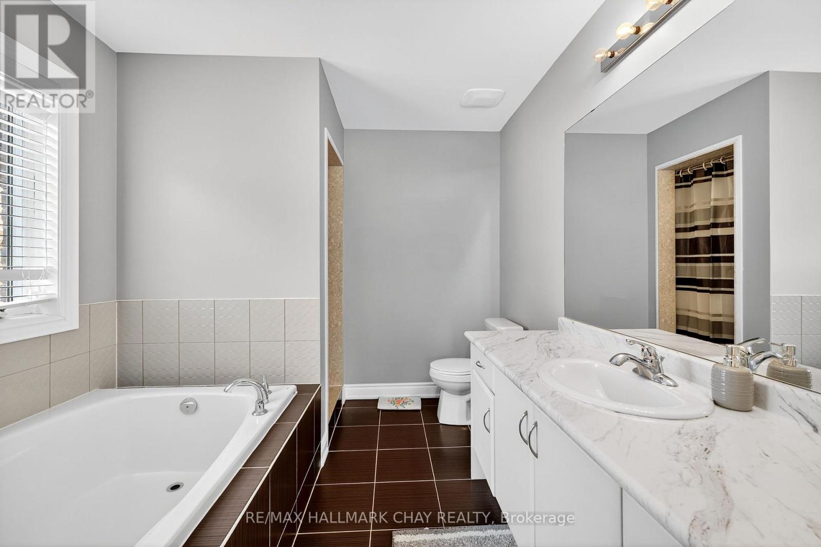 1266 Harrington Street N, Innisfil, Ontario  L0L 1W0 - Photo 39 - N12376229