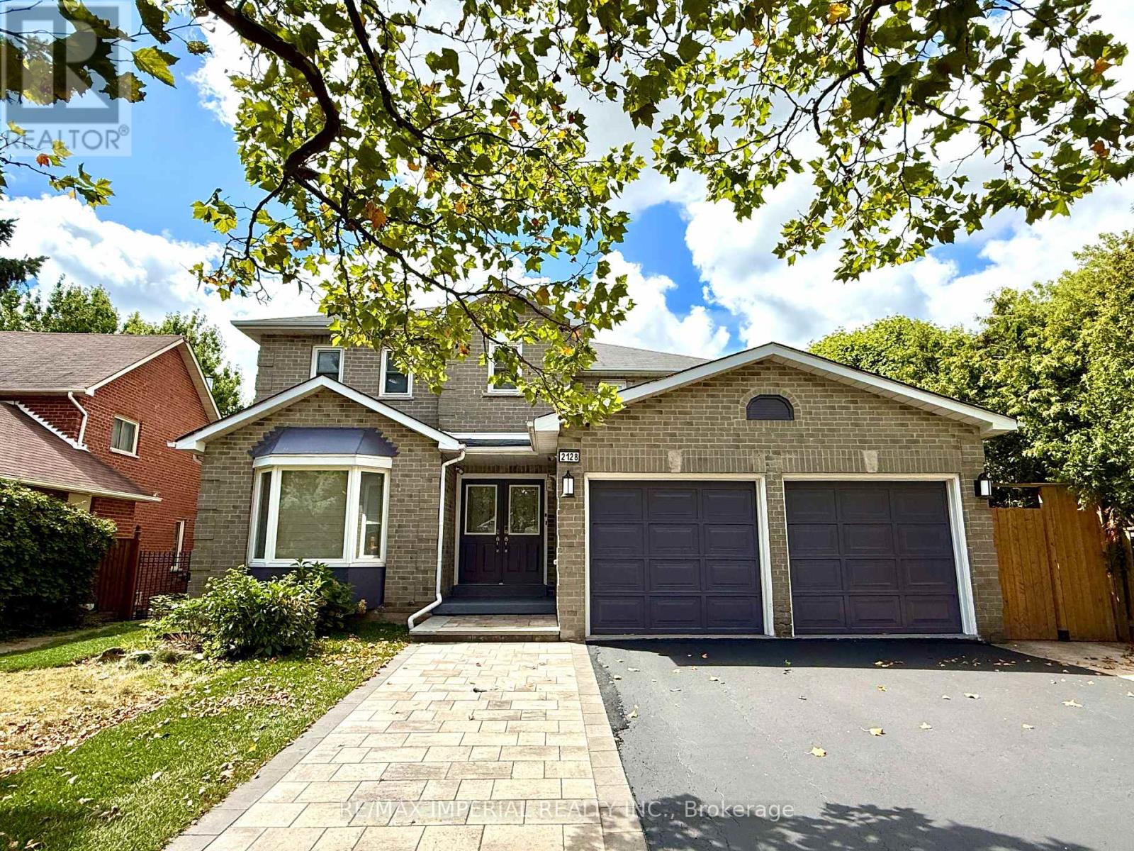 2128 MAYFLOWER BOULEVARD, Oakville, Ontario