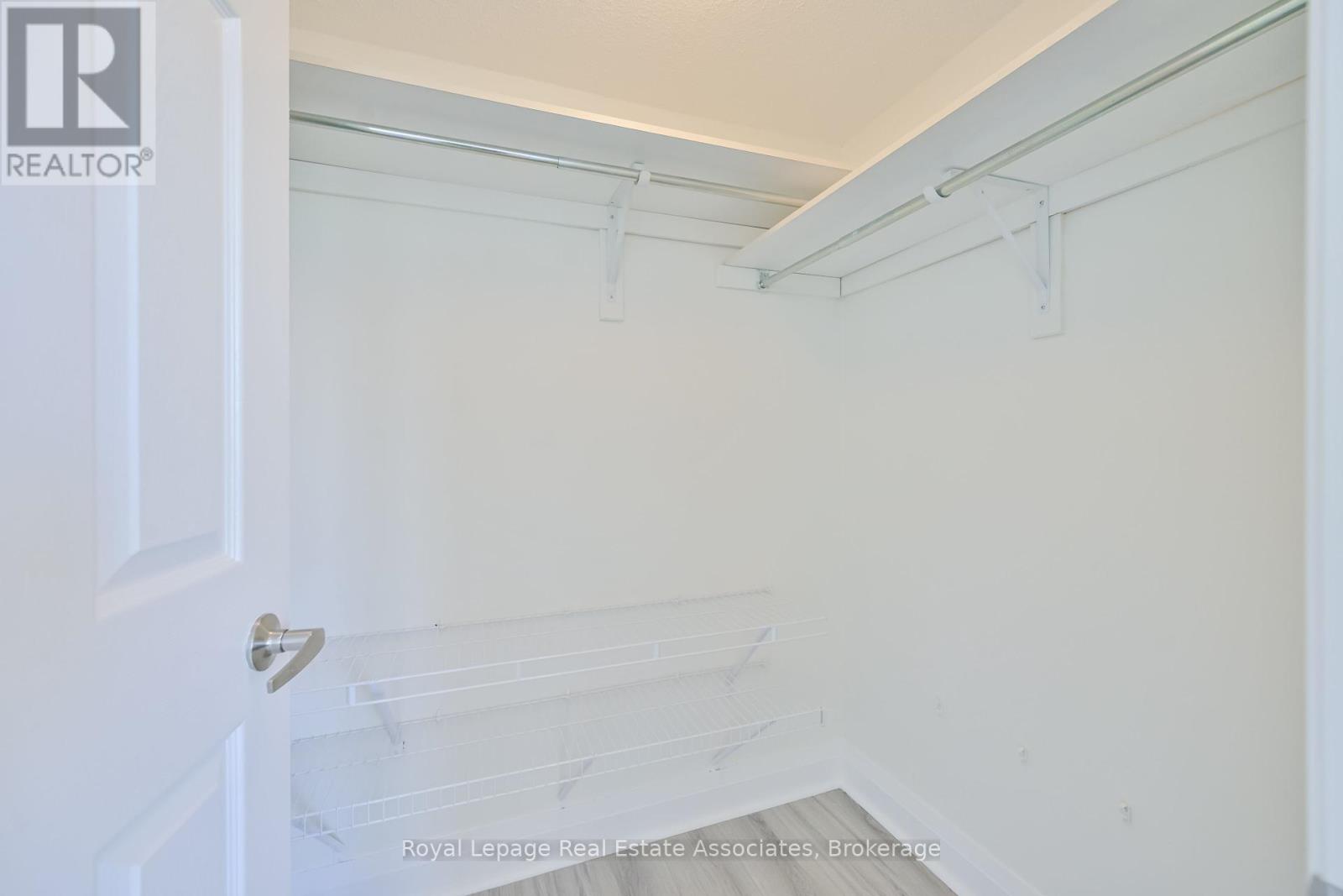 3 - 575 Dundas Street, Mississauga (Cooksville), Ontario  L5B 0B2 - Photo 15 - W12376227