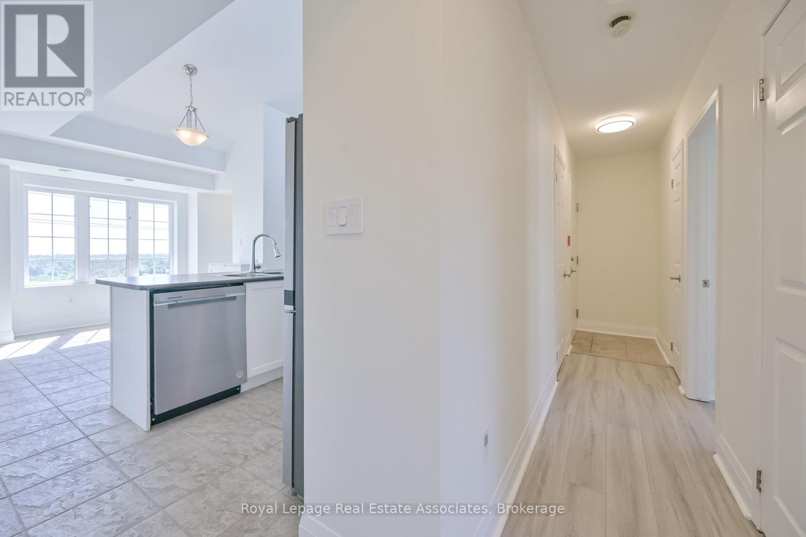 3 - 575 Dundas Street, Mississauga (Cooksville), Ontario  L5B 0B2 - Photo 19 - W12376227