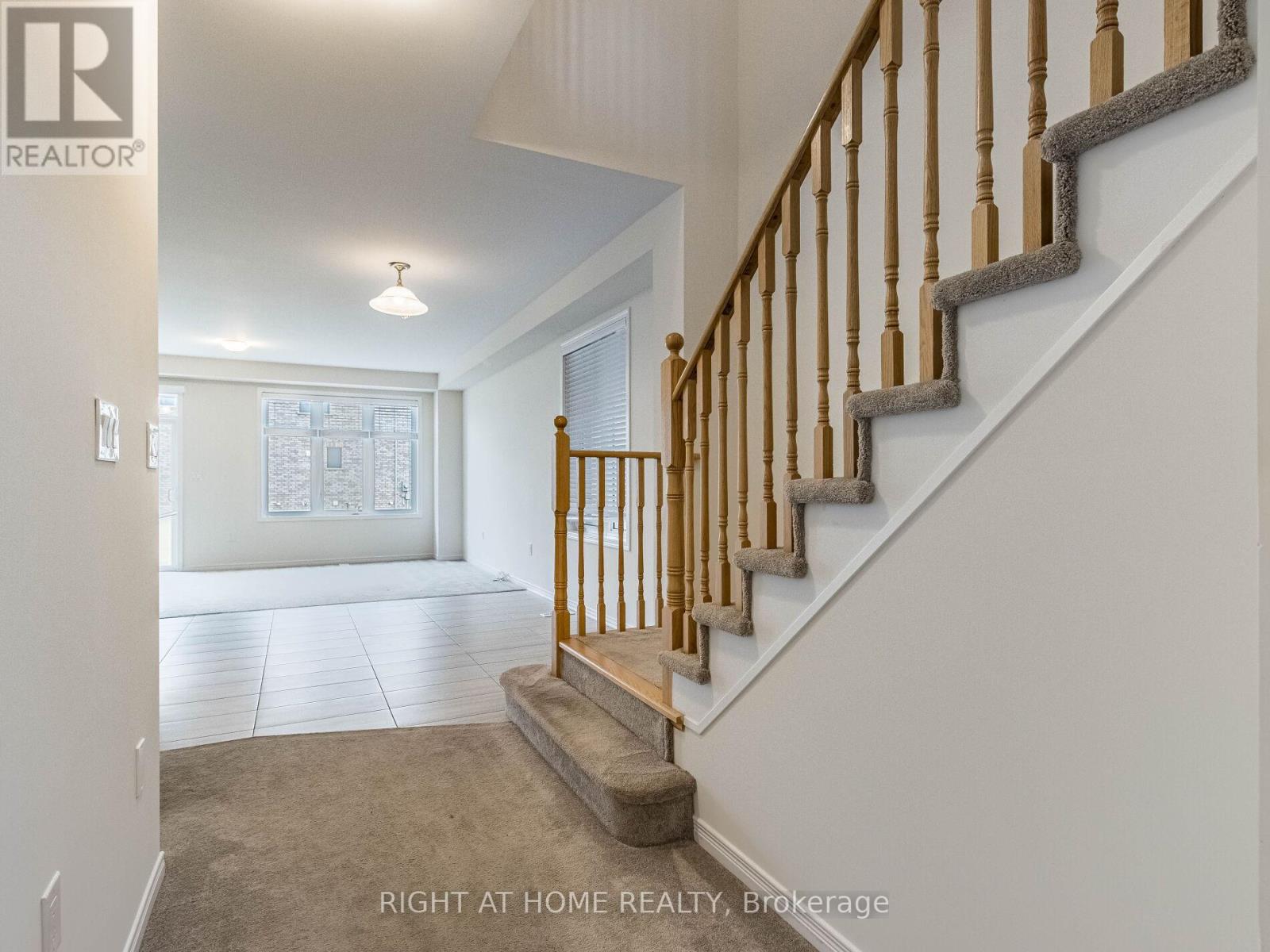34 Maclachlan Avenue, Haldimand, Ontario  N3W 0C5 - Photo 5 - X12376206