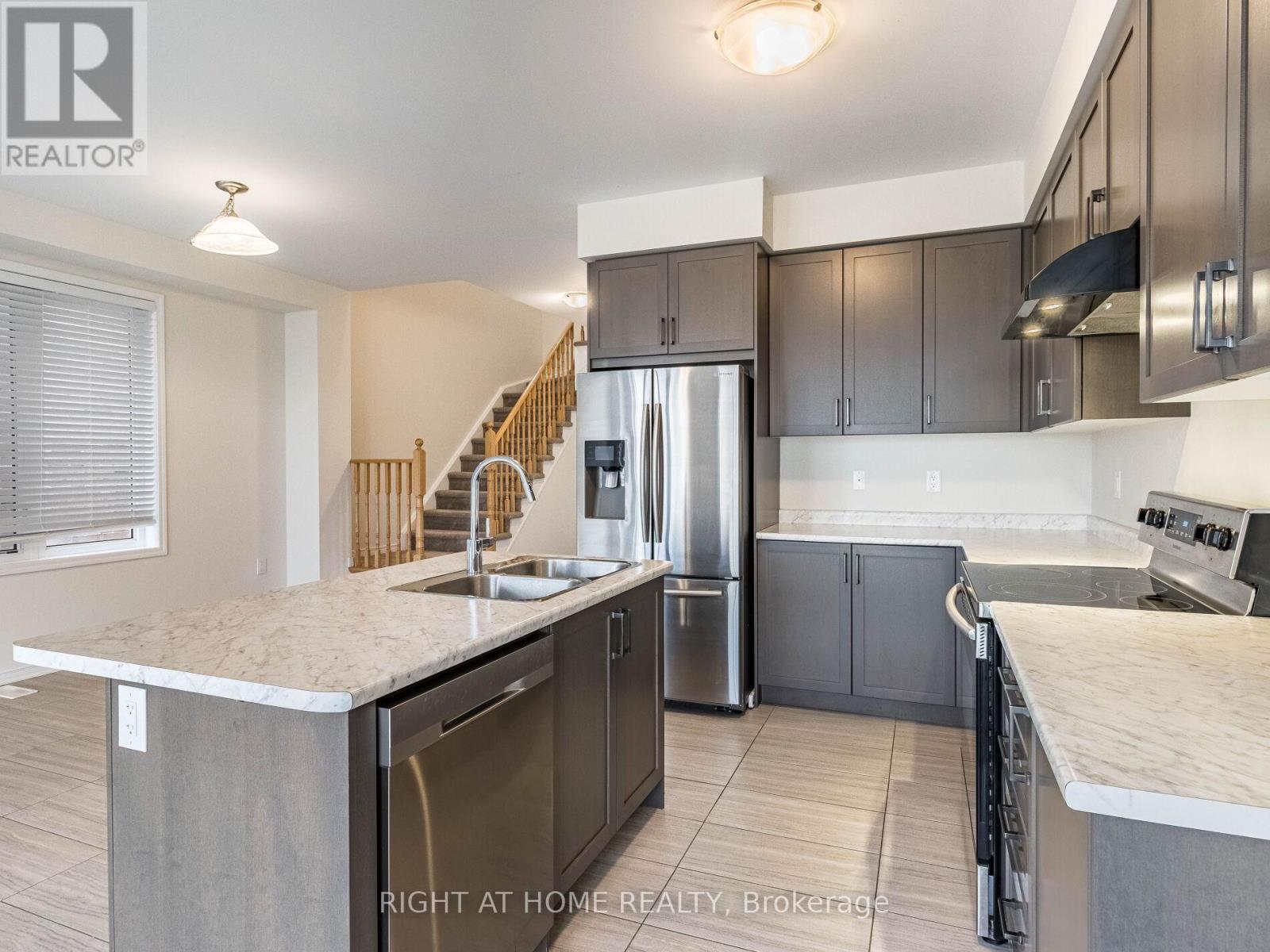 34 Maclachlan Avenue, Haldimand, Ontario  N3W 0C5 - Photo 9 - X12376206