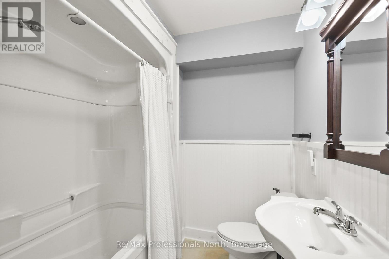 450 Mary Street N, Gravenhurst, Ontario  P1P 1G1 - Photo 14 - X12376268