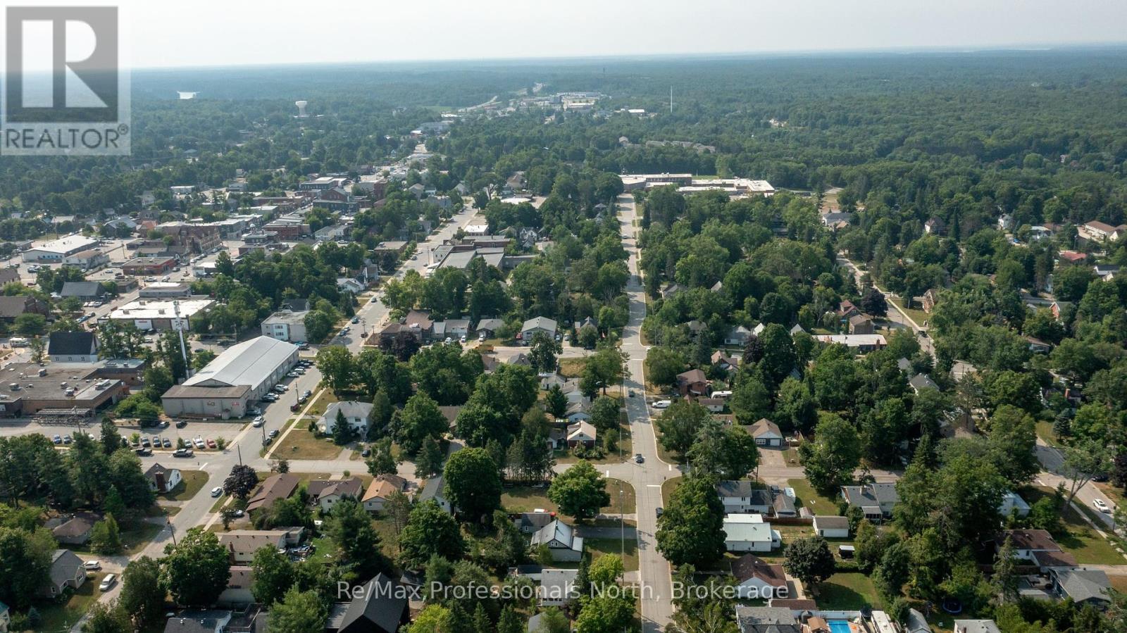 450 Mary Street N, Gravenhurst, Ontario  P1P 1G1 - Photo 44 - X12376268