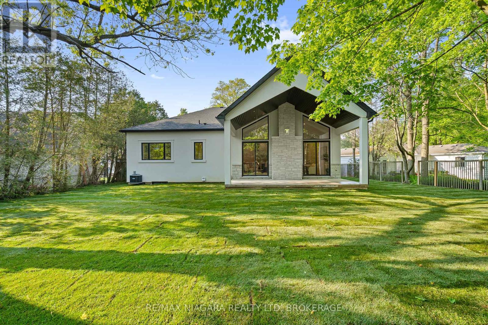 7 Circle Street, Niagara-On-The-Lake (Town), Ontario  L0S 1J0 - Photo 36 - X12376294
