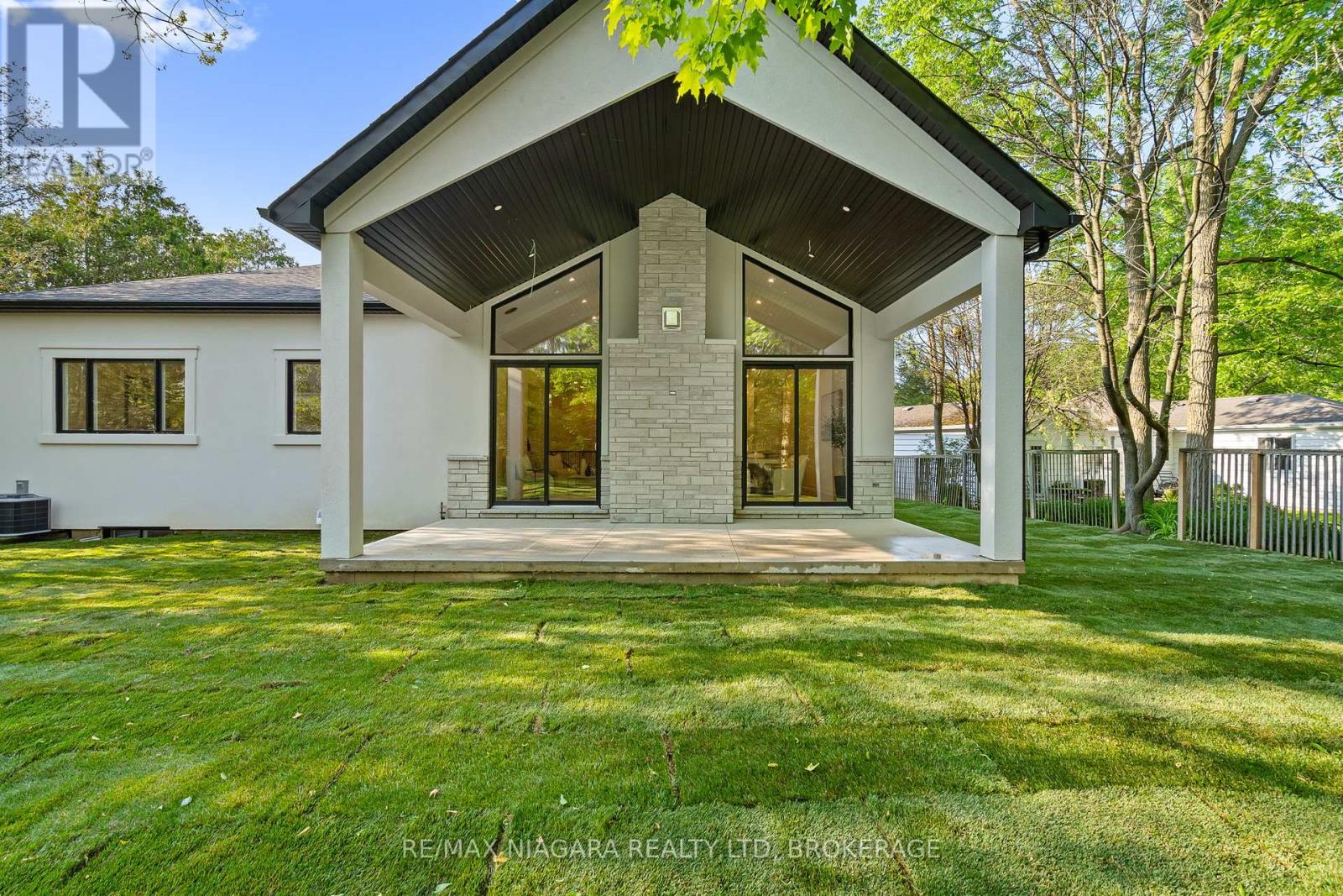 7 Circle Street, Niagara-On-The-Lake (Town), Ontario  L0S 1J0 - Photo 37 - X12376294
