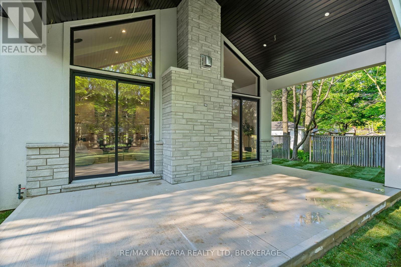 7 Circle Street, Niagara-On-The-Lake (Town), Ontario  L0S 1J0 - Photo 38 - X12376294