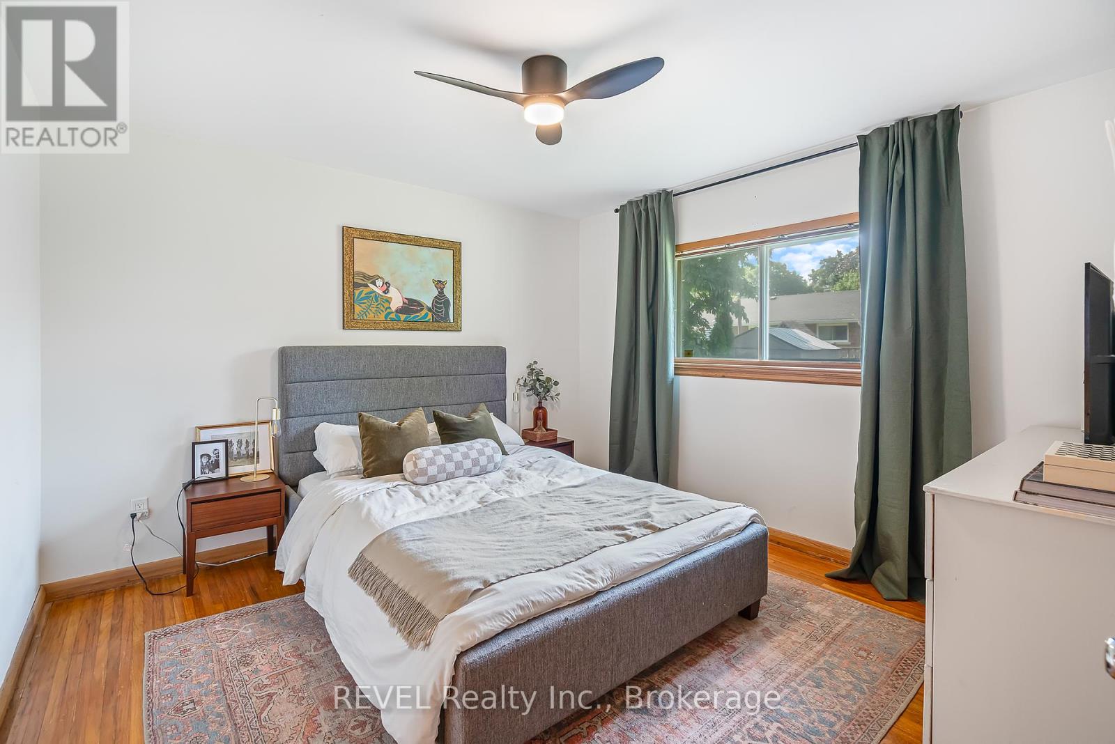 18 Broadmore Avenue, St. Catharines (Carlton/bunting), Ontario  L2M 6A5 - Photo 23 - X12376304