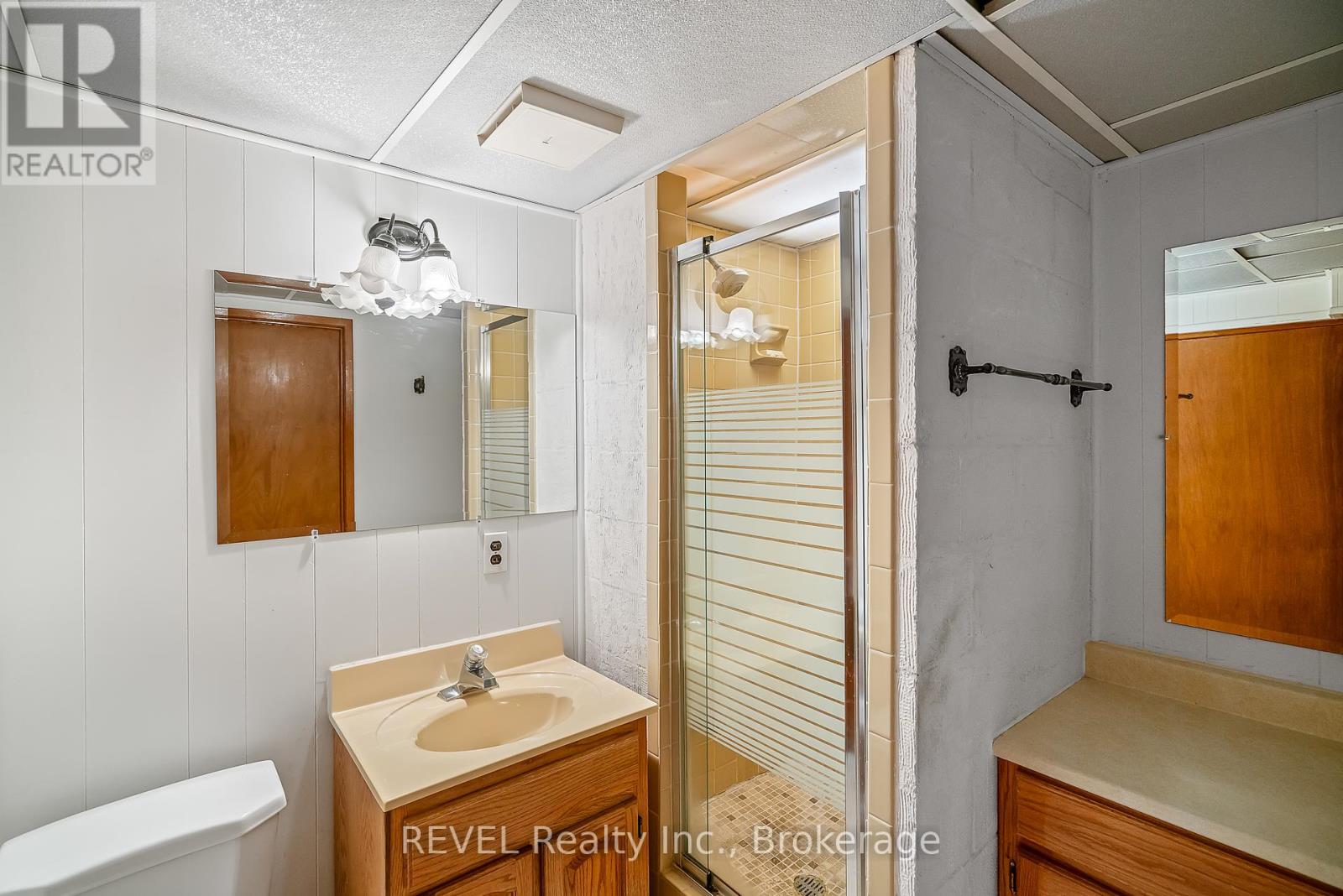 18 Broadmore Avenue, St. Catharines (Carlton/bunting), Ontario  L2M 6A5 - Photo 27 - X12376304