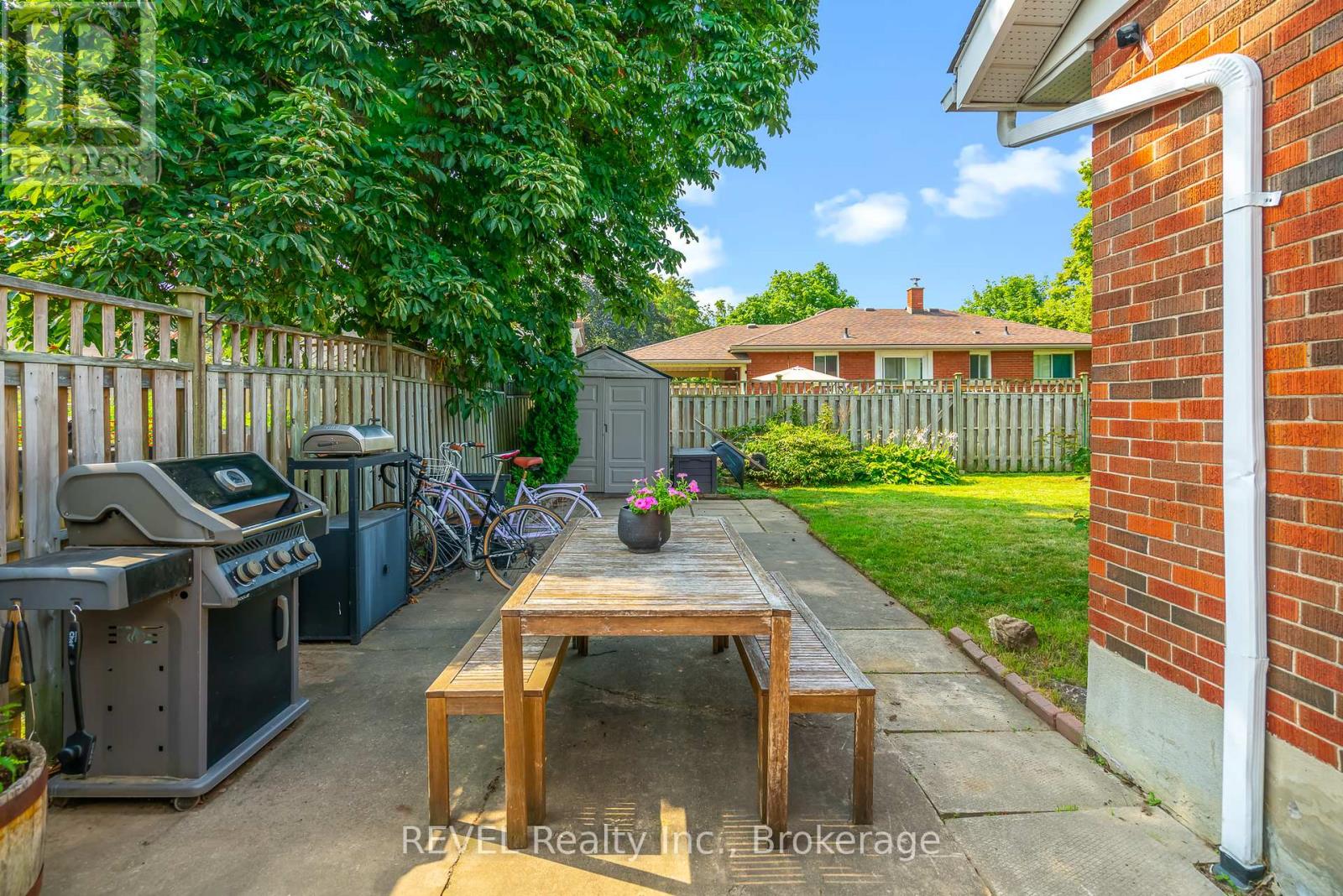 18 Broadmore Avenue, St. Catharines (Carlton/bunting), Ontario  L2M 6A5 - Photo 3 - X12376304