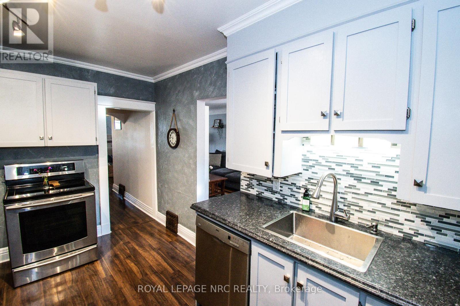 116 Lowell Avenue, St. Catharines, Ontario  L2R 2E2 - Photo 22 - X12376317