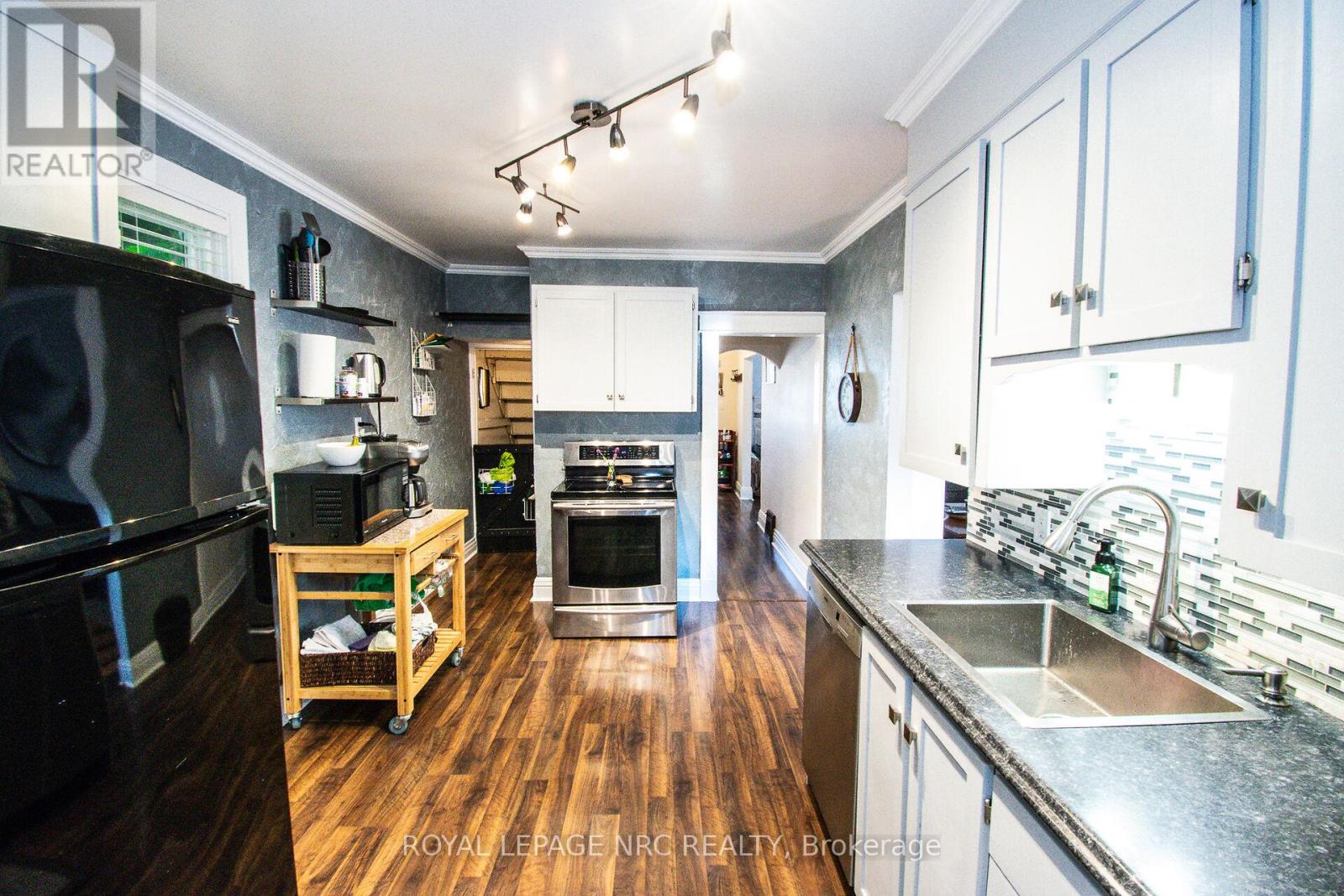 116 Lowell Avenue, St. Catharines, Ontario  L2R 2E2 - Photo 23 - X12376317