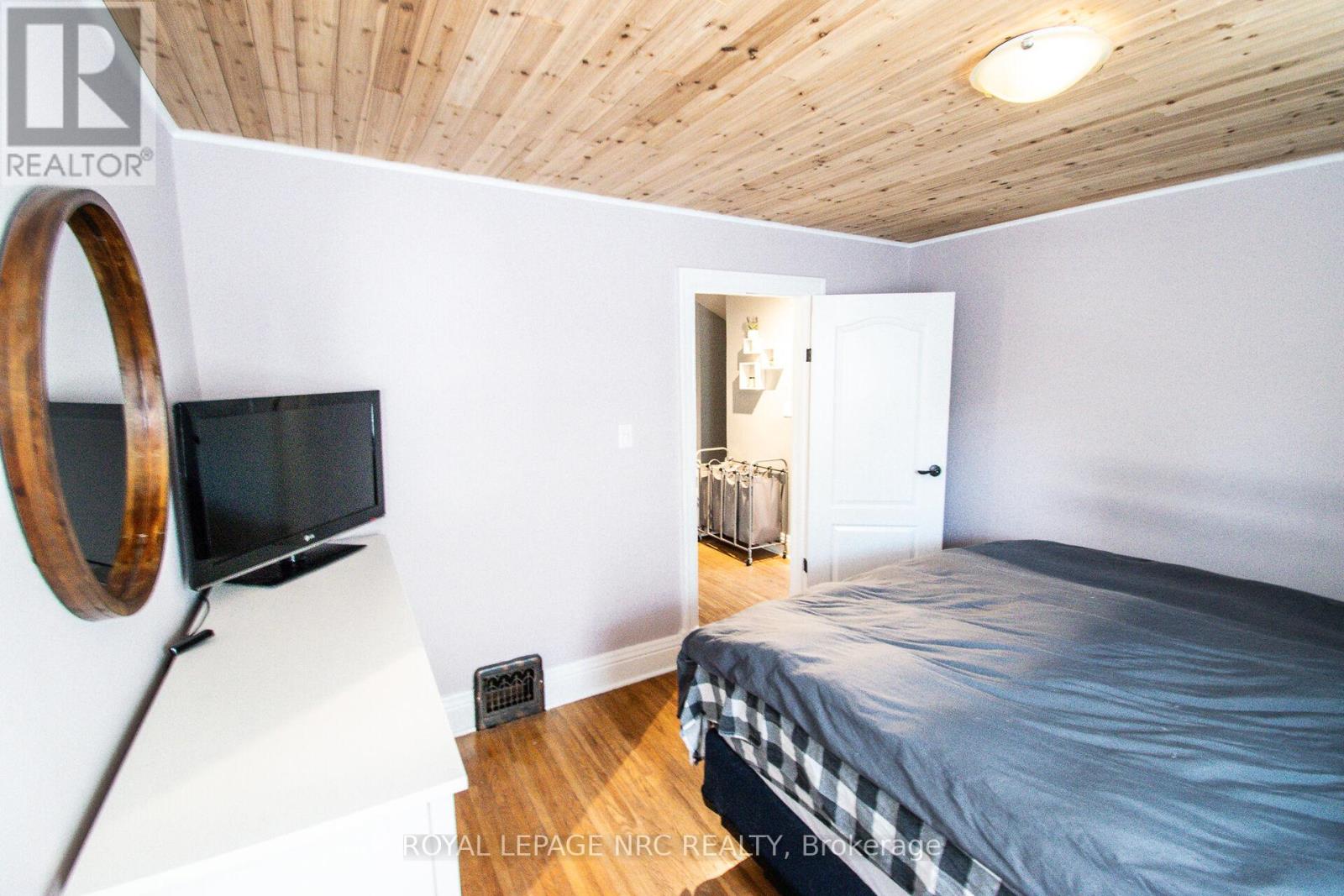116 Lowell Avenue, St. Catharines, Ontario  L2R 2E2 - Photo 34 - X12376317