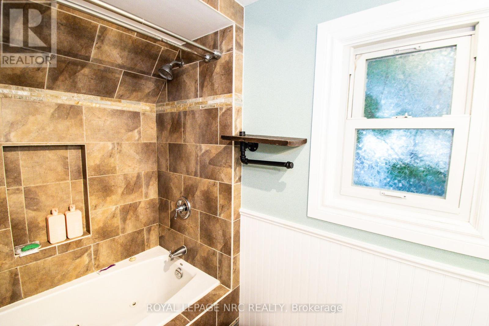 116 Lowell Avenue, St. Catharines, Ontario  L2R 2E2 - Photo 36 - X12376317