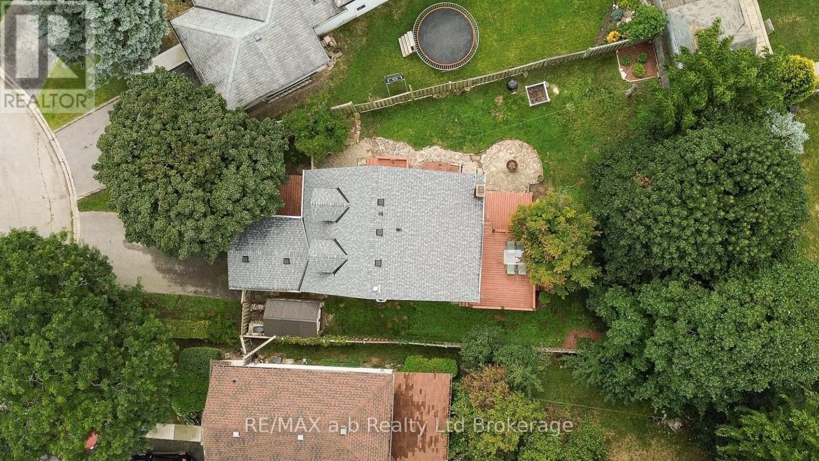 Property at 19 HEATHWOOD COURT image 2