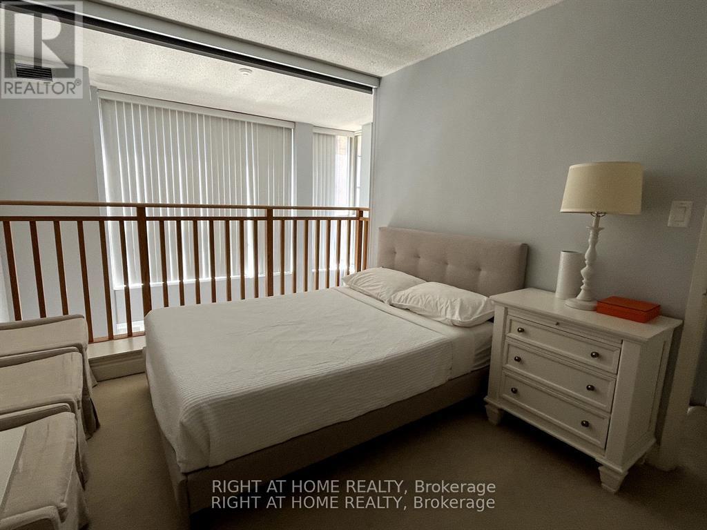 701 - 80 Cumberland Street, Toronto, Ontario  M5R 3V1 - Photo 13 - C12376310
