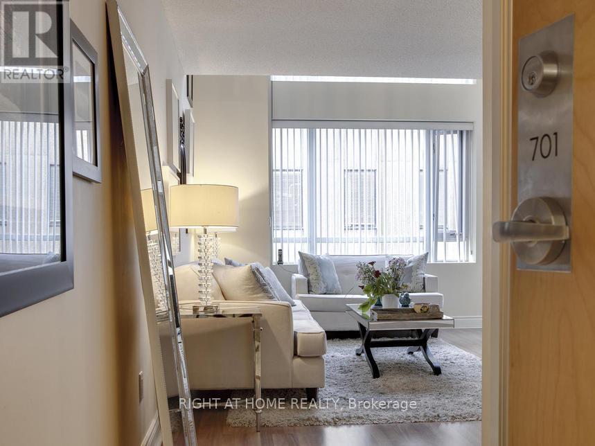 701 - 80 Cumberland Street, Toronto, Ontario  M5R 3V1 - Photo 2 - C12376310