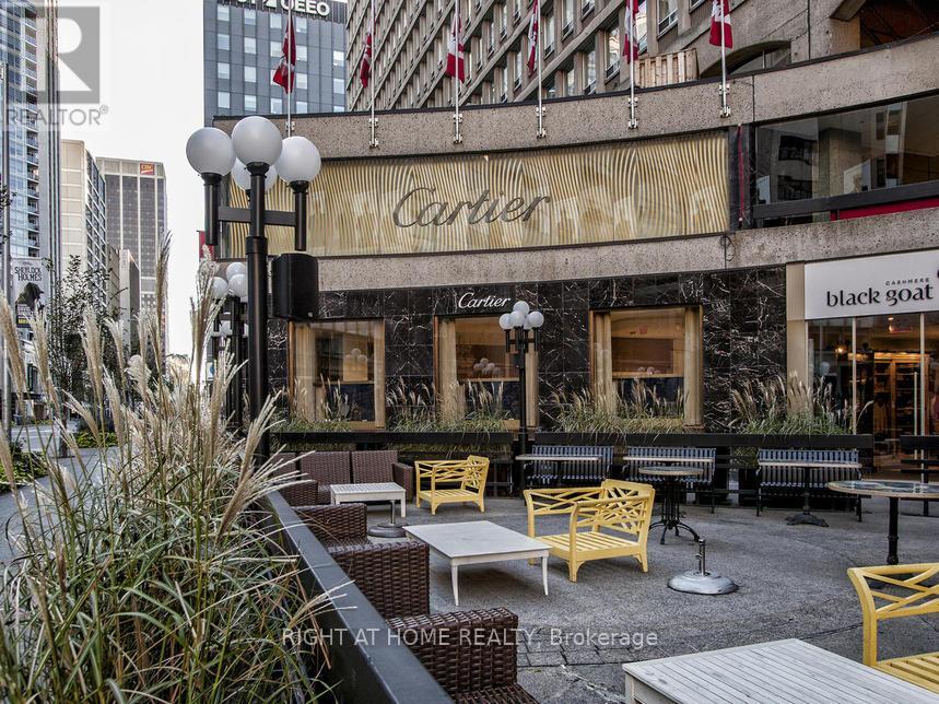 701 - 80 Cumberland Street, Toronto, Ontario  M5R 3V1 - Photo 25 - C12376310