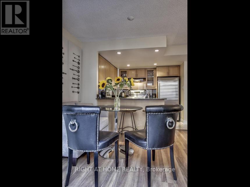 701 - 80 Cumberland Street, Toronto, Ontario  M5R 3V1 - Photo 5 - C12376310