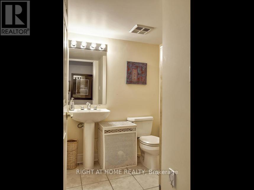 701 - 80 Cumberland Street, Toronto, Ontario  M5R 3V1 - Photo 6 - C12376310