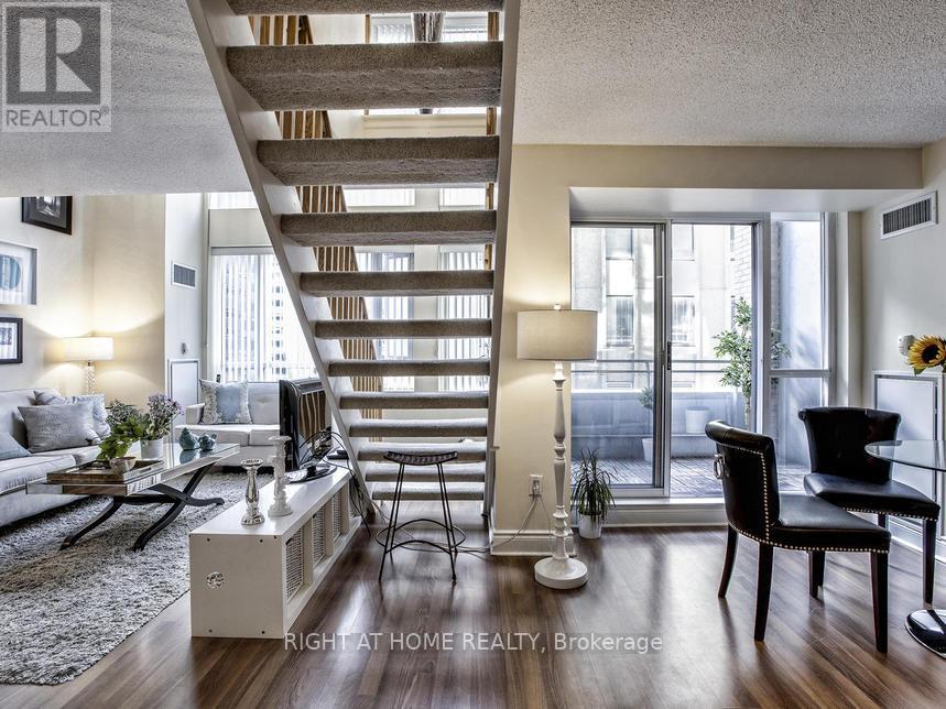 701 - 80 Cumberland Street, Toronto, Ontario  M5R 3V1 - Photo 7 - C12376310