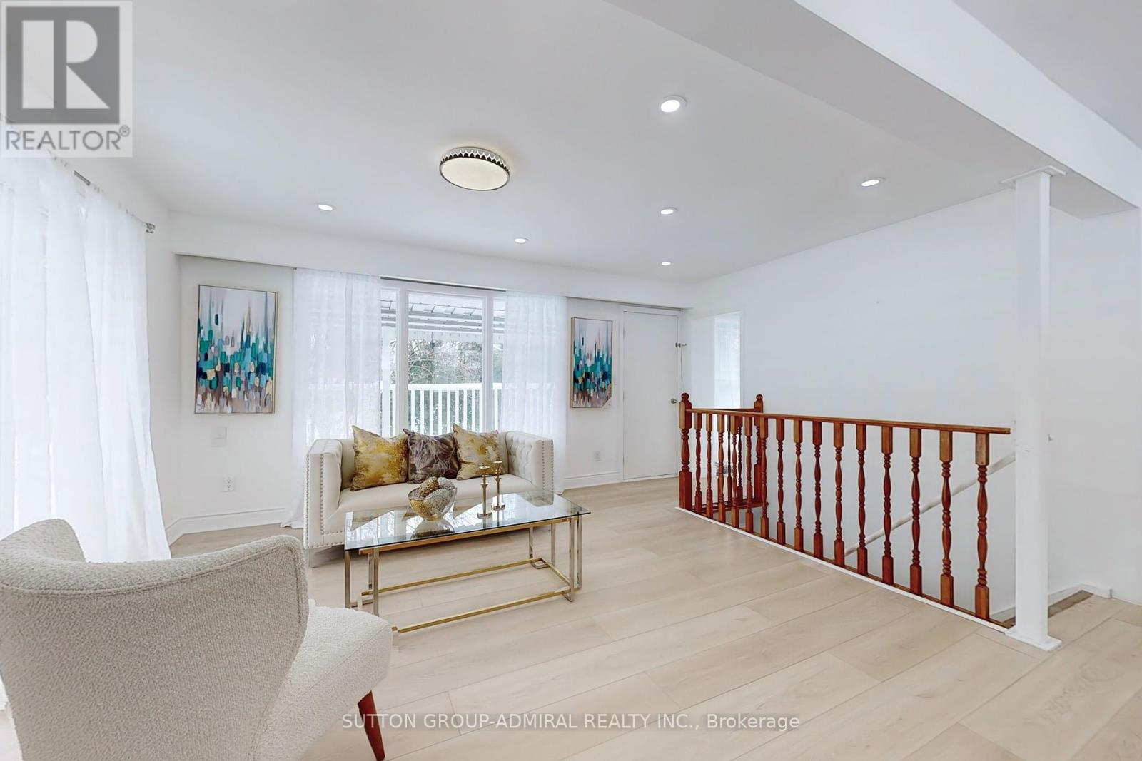 Property at 696 JASMINE CRESCENT image 3