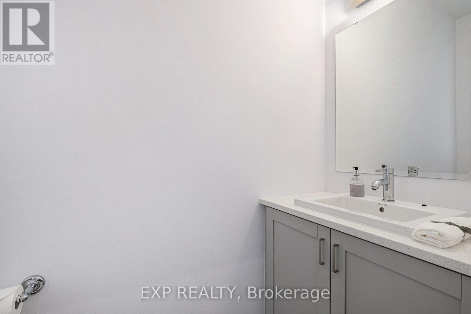 519 Triangle Street, Ottawa, Ontario  K2V 0M7 - Photo 4 - X12376351