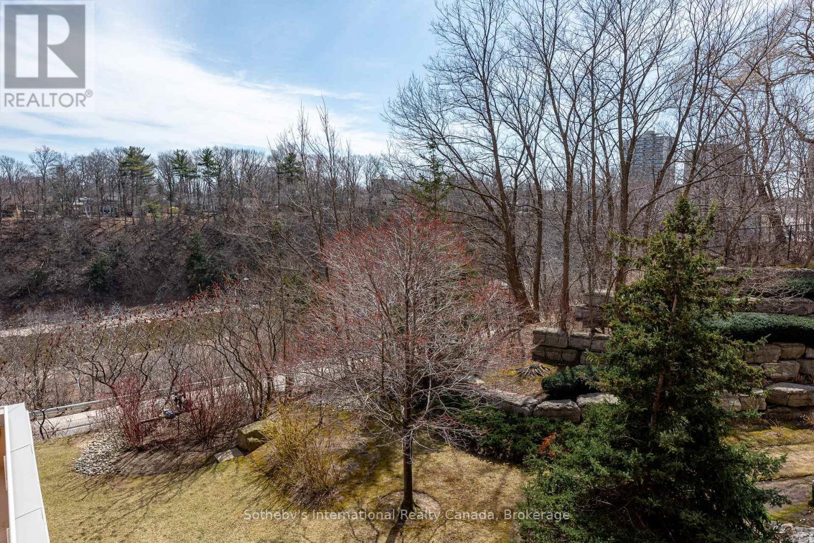 105 - 50 Old Mill Road, Oakville, Ontario  L6J 7W1 - Photo 4 - W12055672