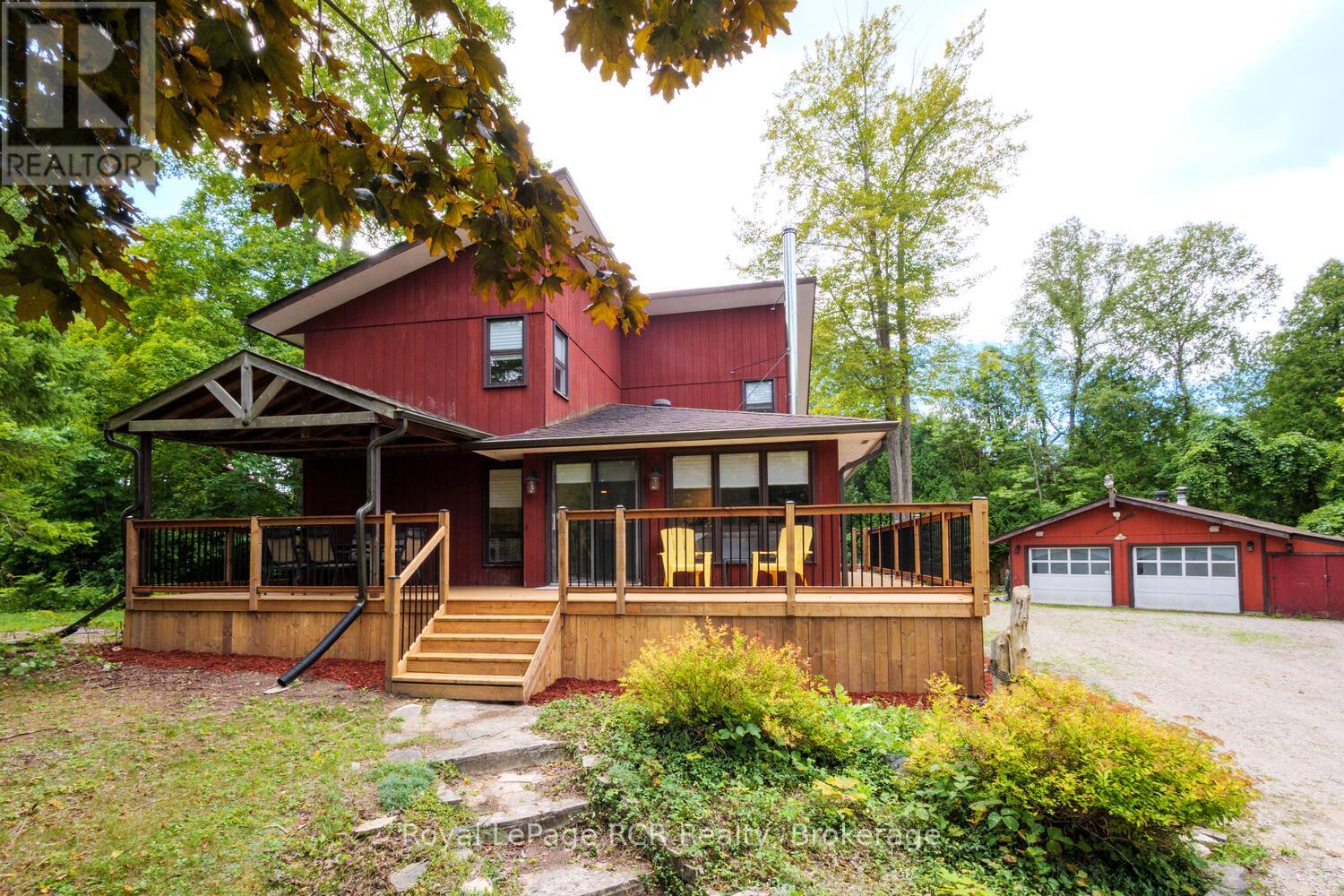 340 Bryant Street, South Bruce Peninsula, Ontario  N0H 2T0 - Photo 3 - X12375585