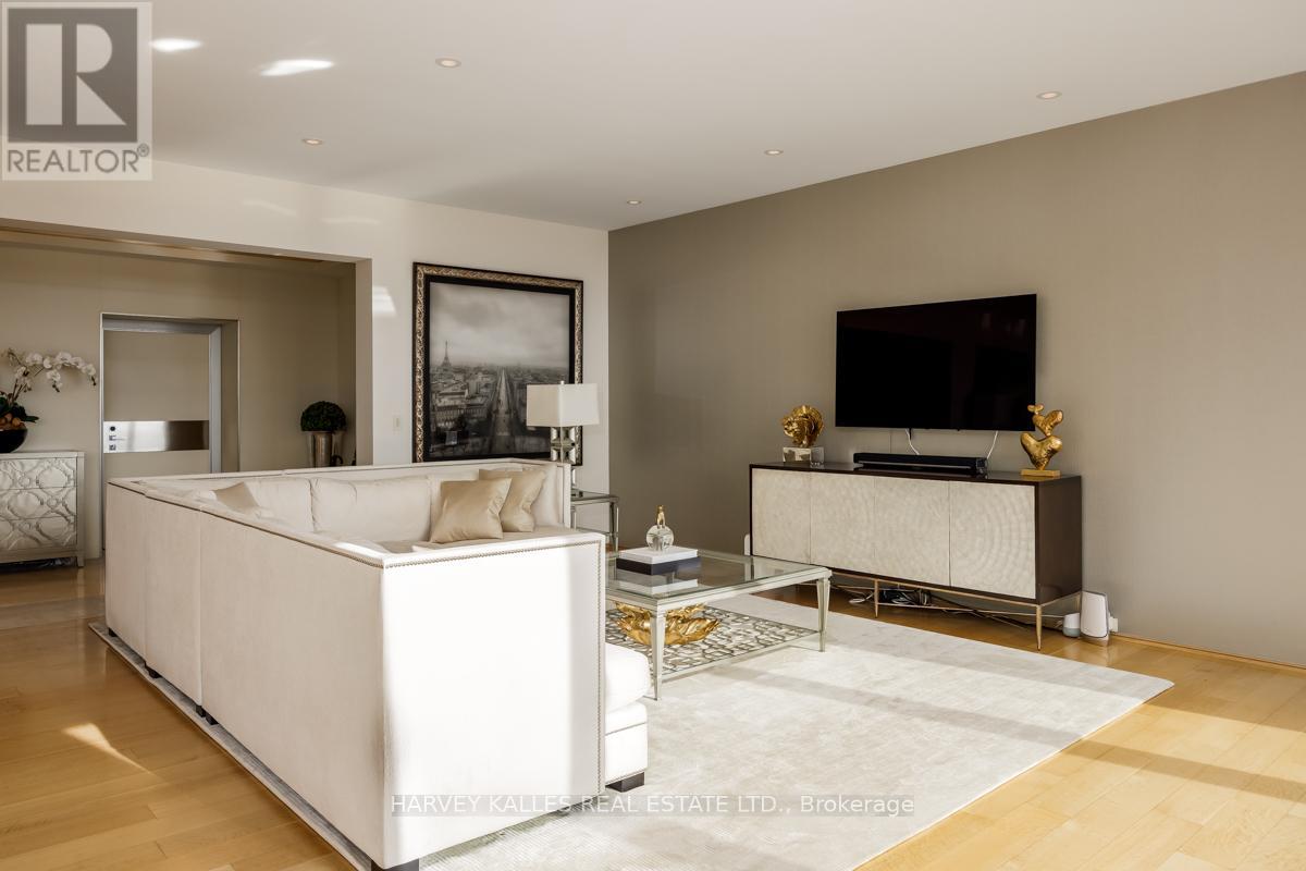 4403 - 50 Yorkville Avenue, Toronto (Annex), Ontario  M4W 0A3 - Photo 4 - C12376325